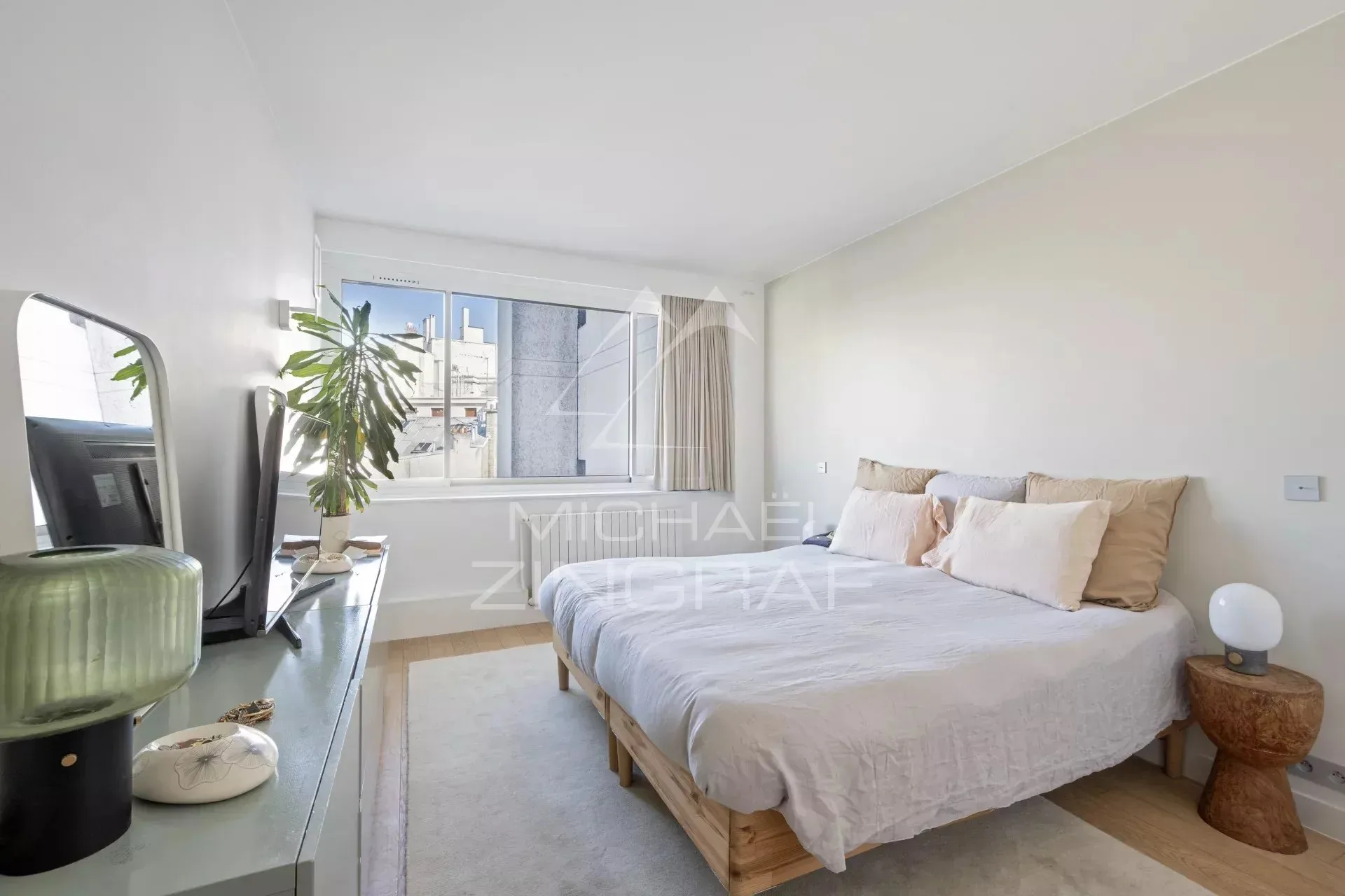 A vendre - Paris 7ème - 3 Chambres - Parfait état - 17
