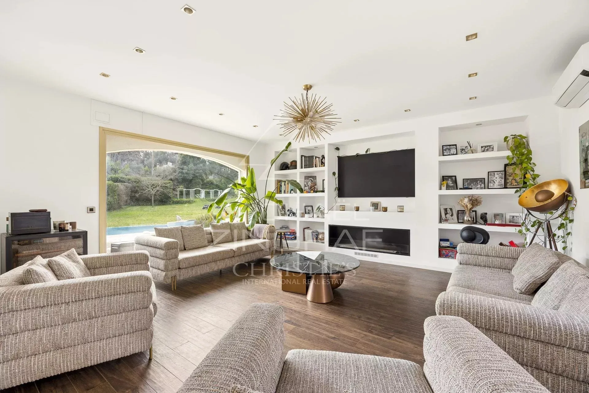 Roquefort-les-Pins – Élégante villa provençale moderne au cœur d’un environnement verdoyant - 4