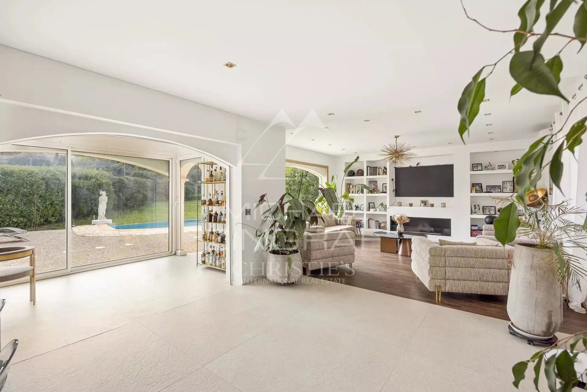 Roquefort-les-Pins – Élégante villa provençale moderne au cœur d’un environnement verdoyant - 6