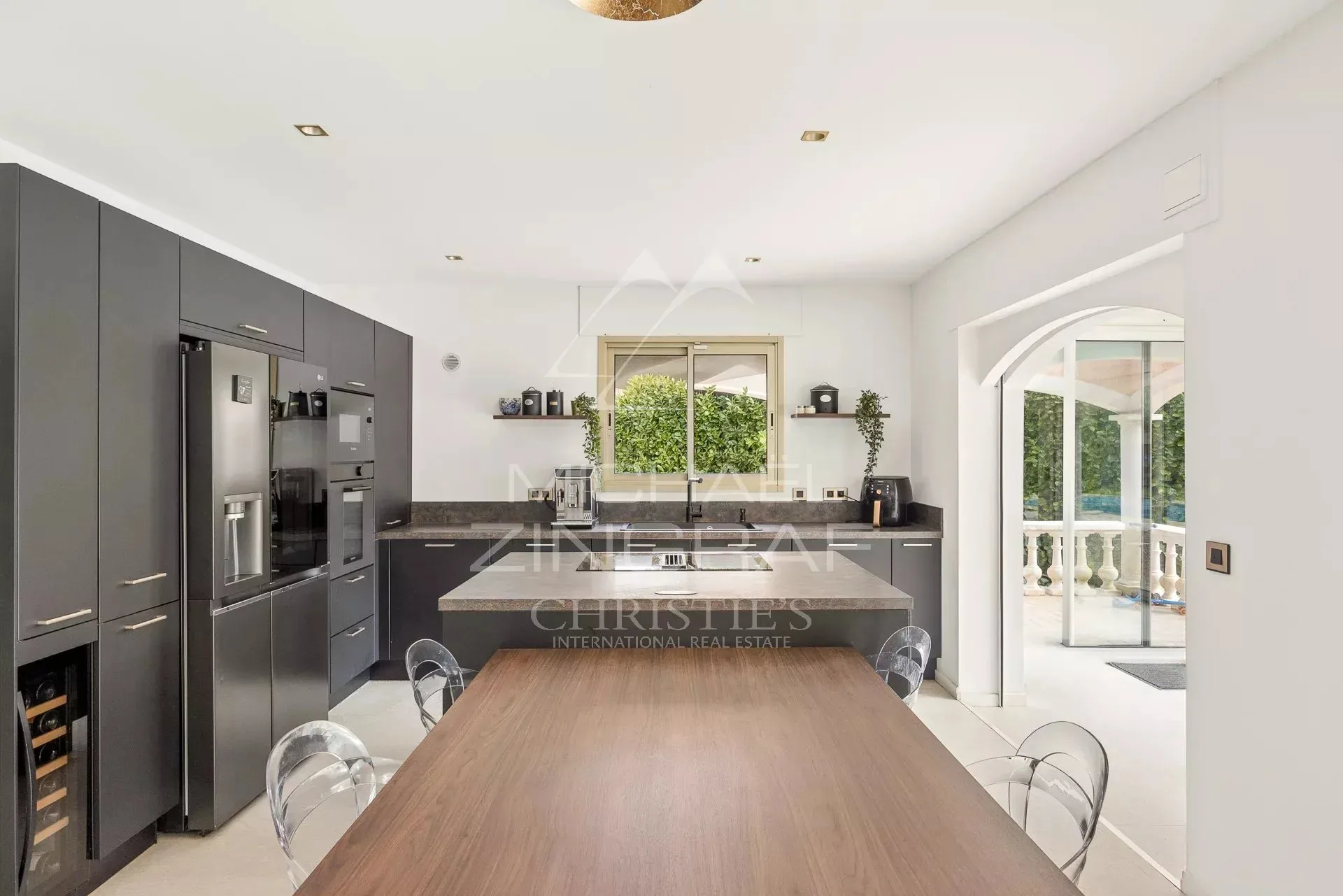 Roquefort-les-Pins – Élégante villa provençale moderne au cœur d’un environnement verdoyant - 7