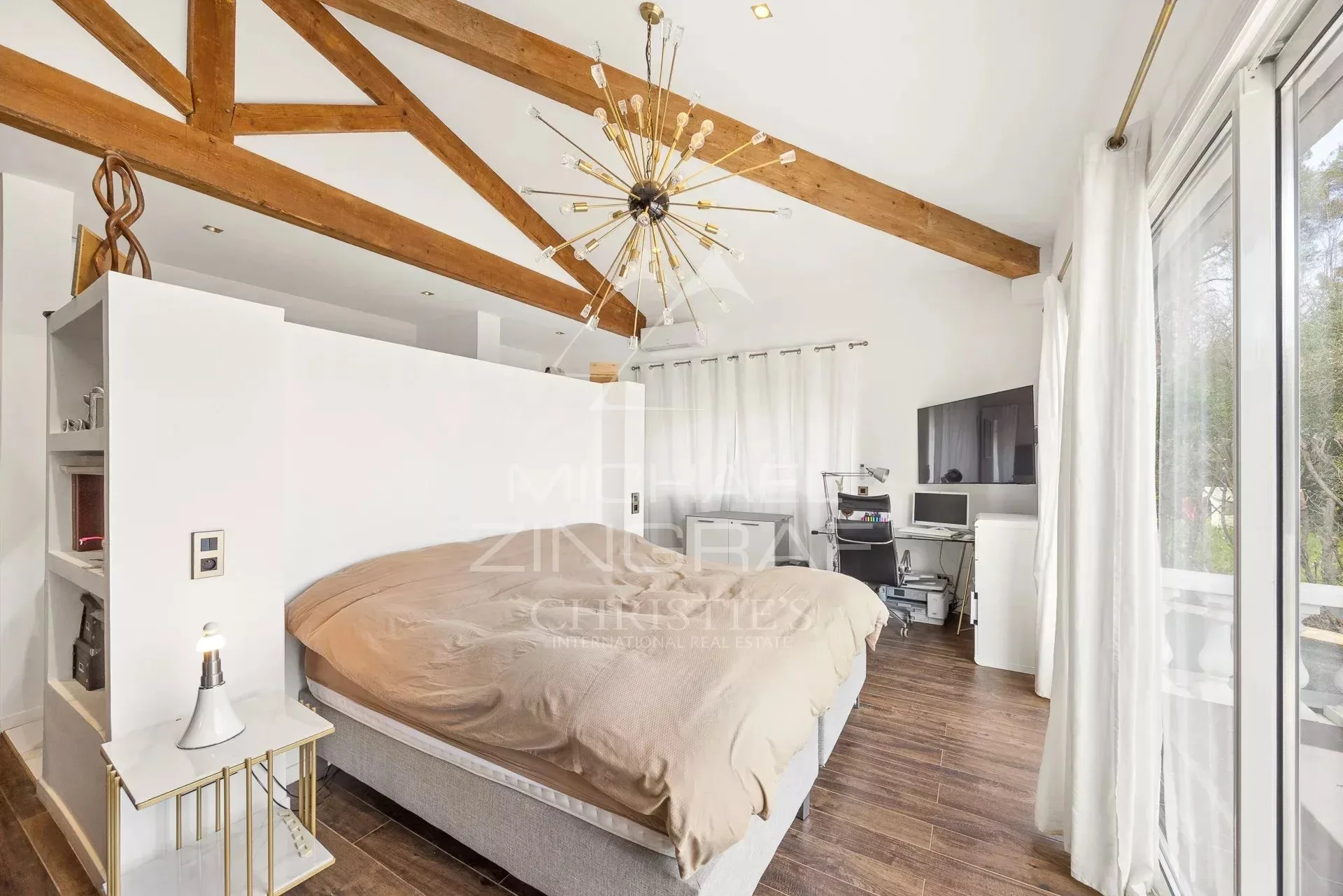 Roquefort-les-Pins – Élégante villa provençale moderne au cœur d’un environnement verdoyant - 10
