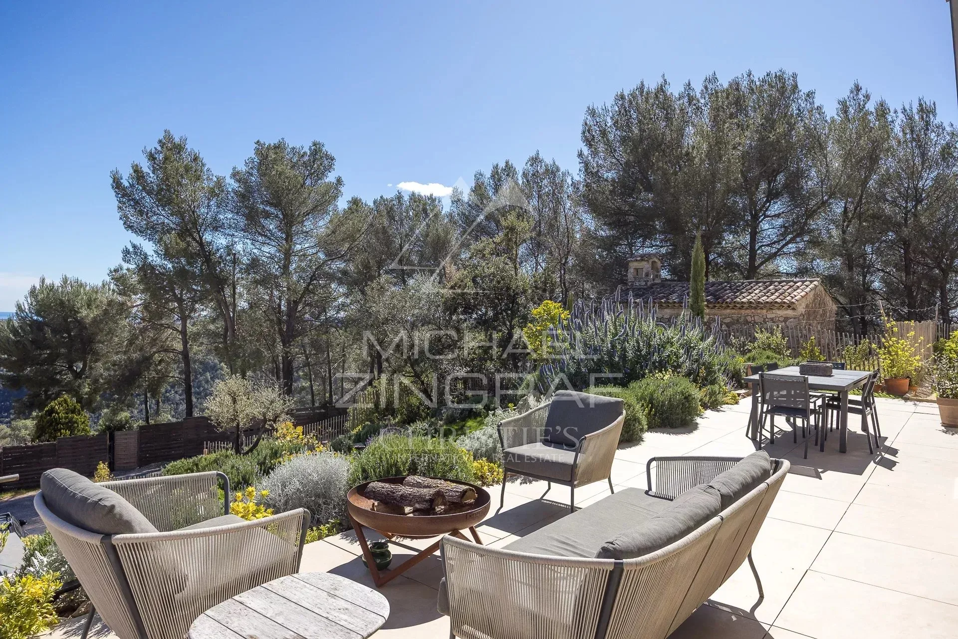 Tourrettes-sur-Loup : Propriété provençale moderne avec vue panoramique sur la mer et les collines - 10