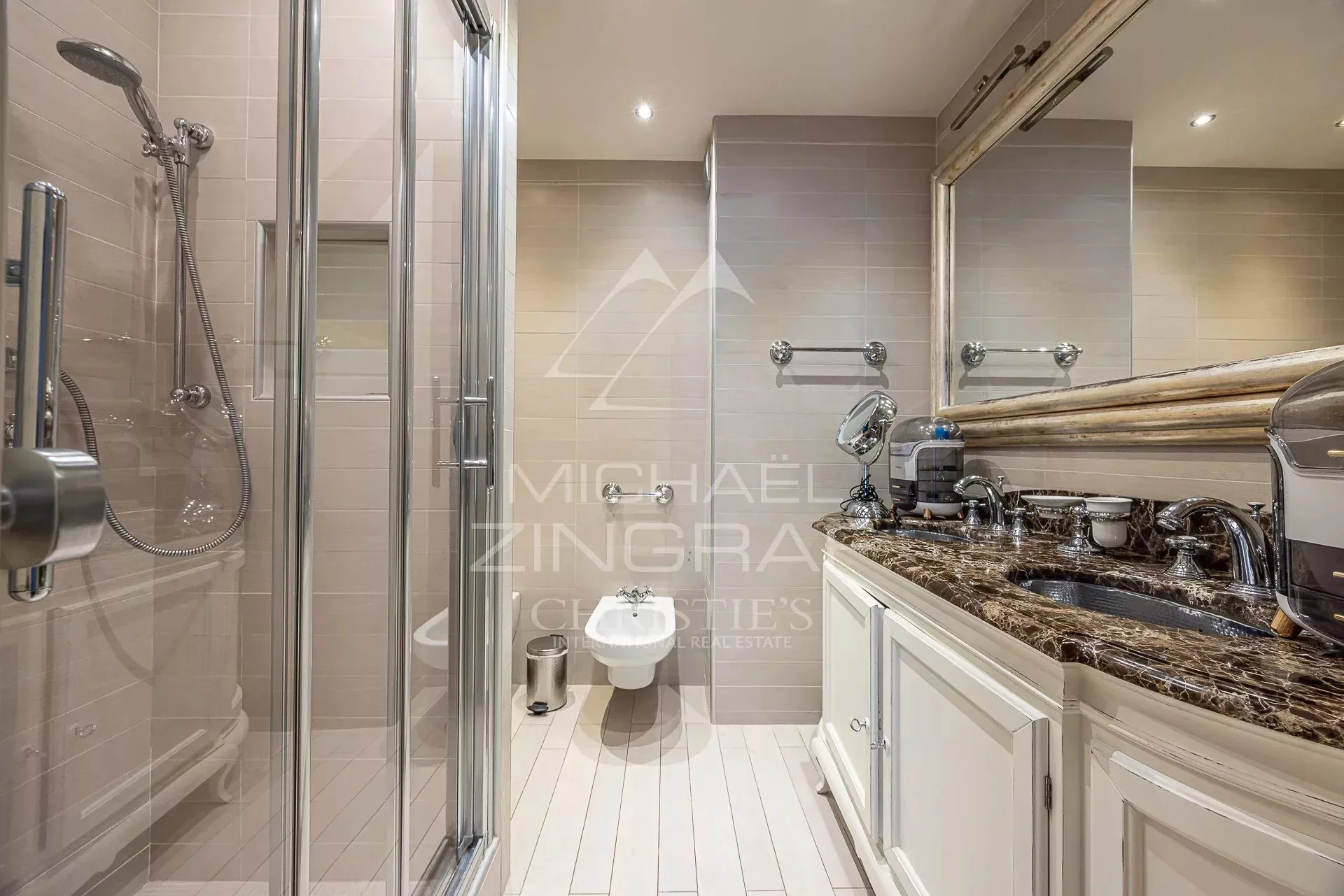CANNES - CROISETTE – APPARTEMENT D'EXCEPTION - 13