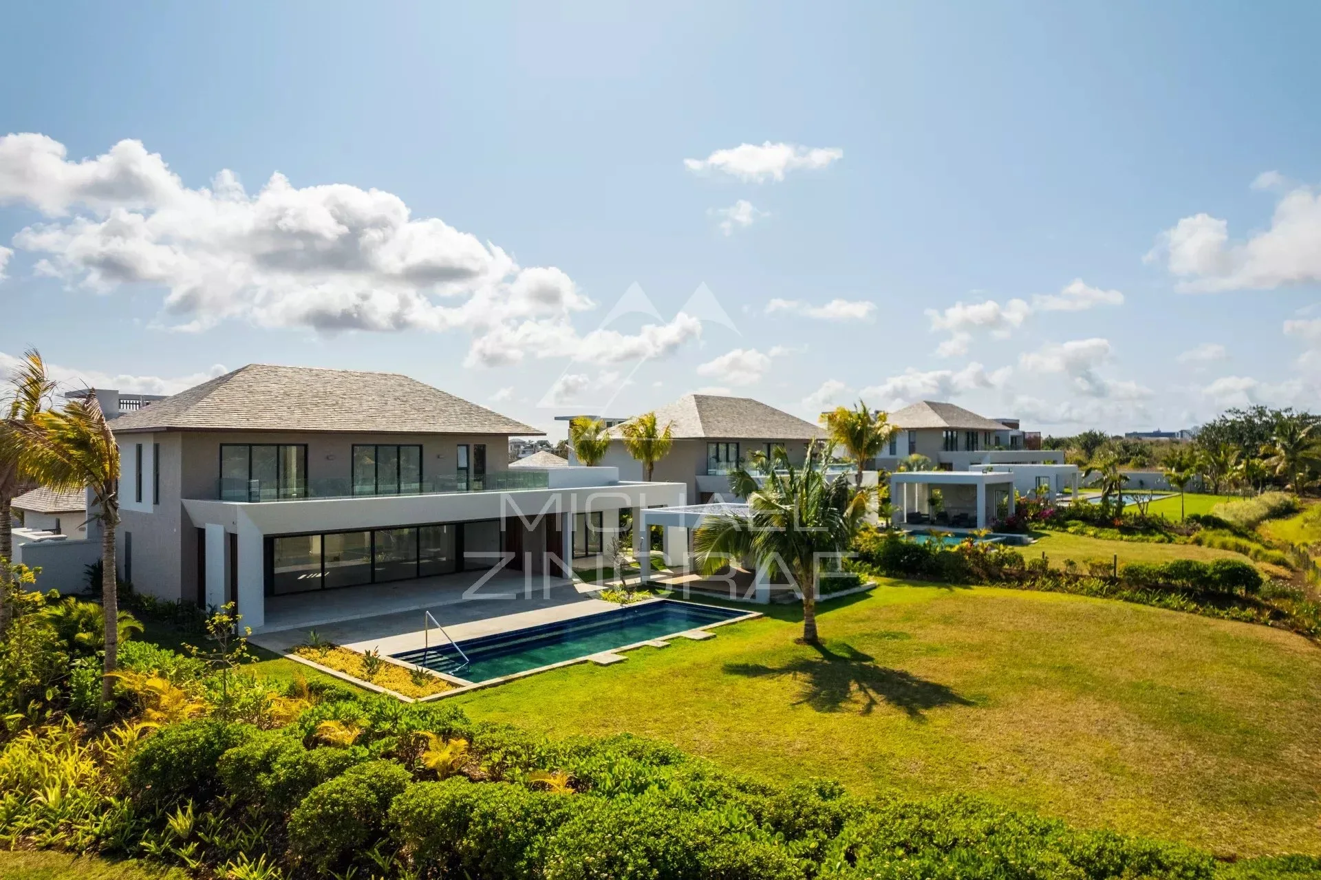 Opportunité exceptionnelle – Villa Fairway 5 suites au sein du domaine de golf de Mont Choisy - 13