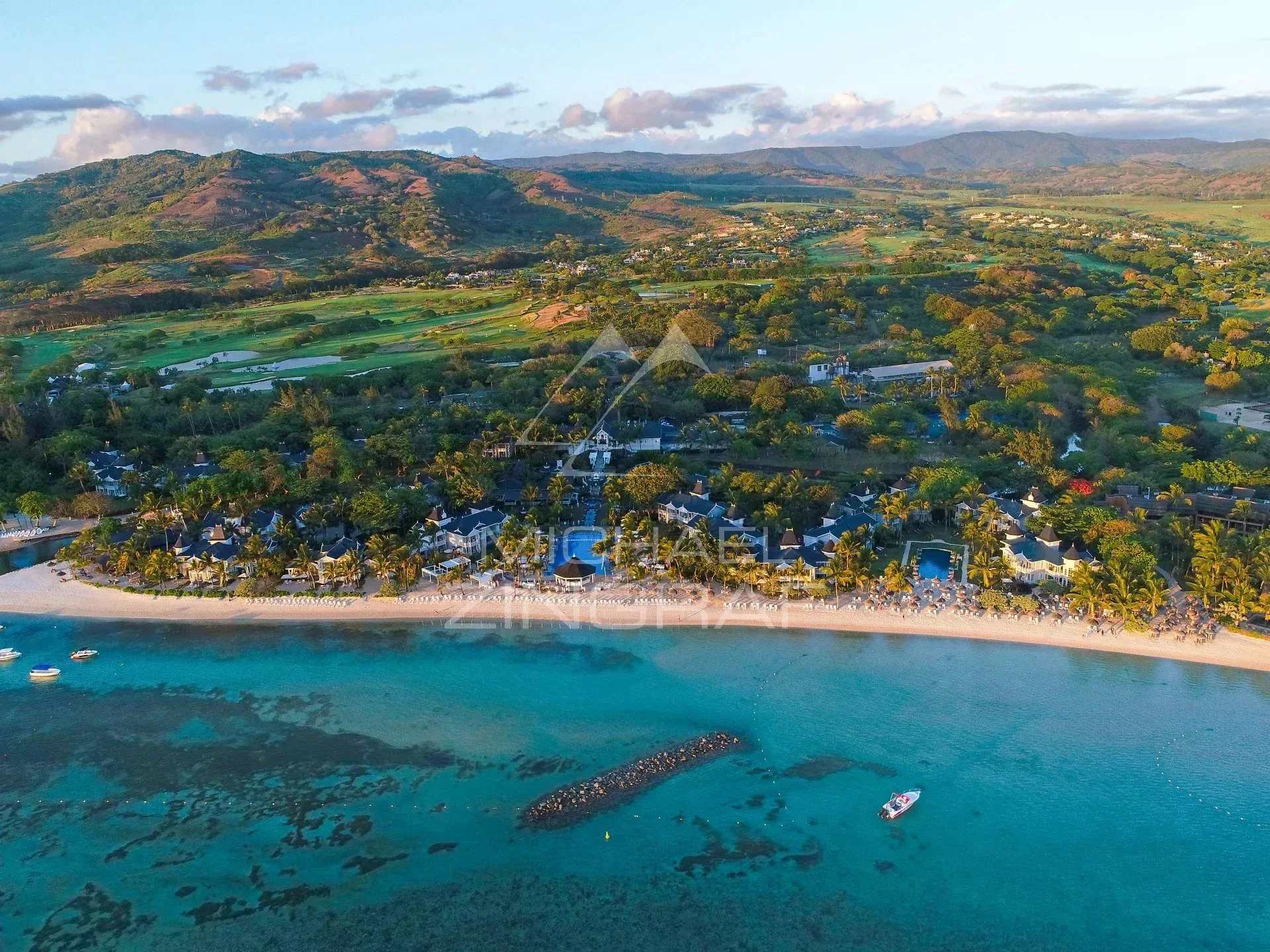 Luxe et Sérénité au Cœur du Plus Beau Domaine Golfique de Maurice - 12