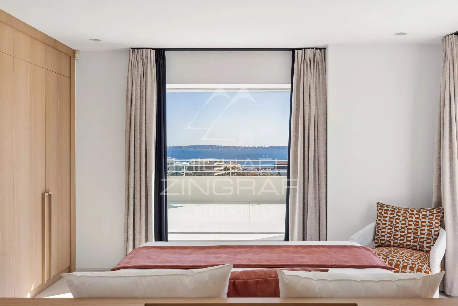 Cannes – Croisette – Penthouse d’exception avec toit-terrasse et vue mer panoramique - 9