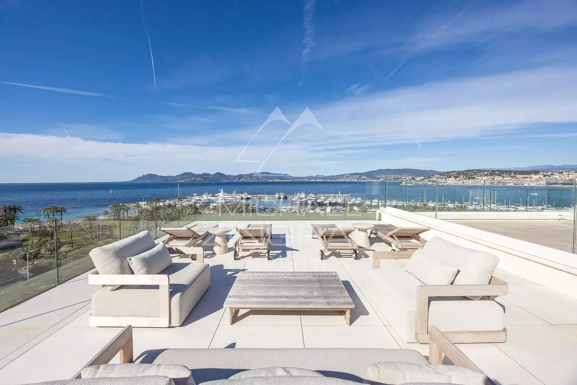 Cannes – Croisette – Penthouse d’exception avec toit-terrasse et vue mer panoramique - 11