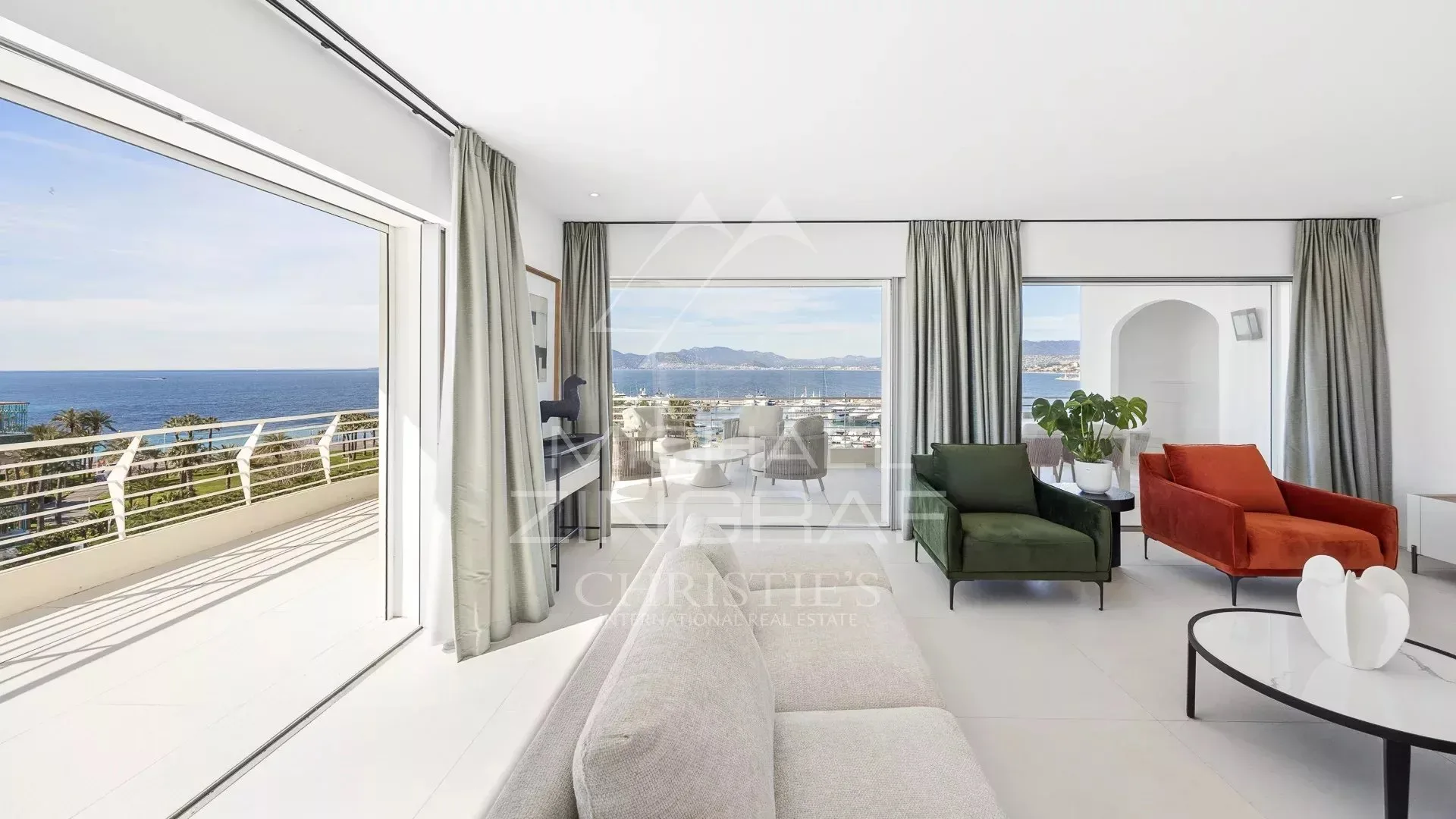 Cannes – Croisette – Penthouse d’exception avec toit-terrasse et vue mer panoramique - 5