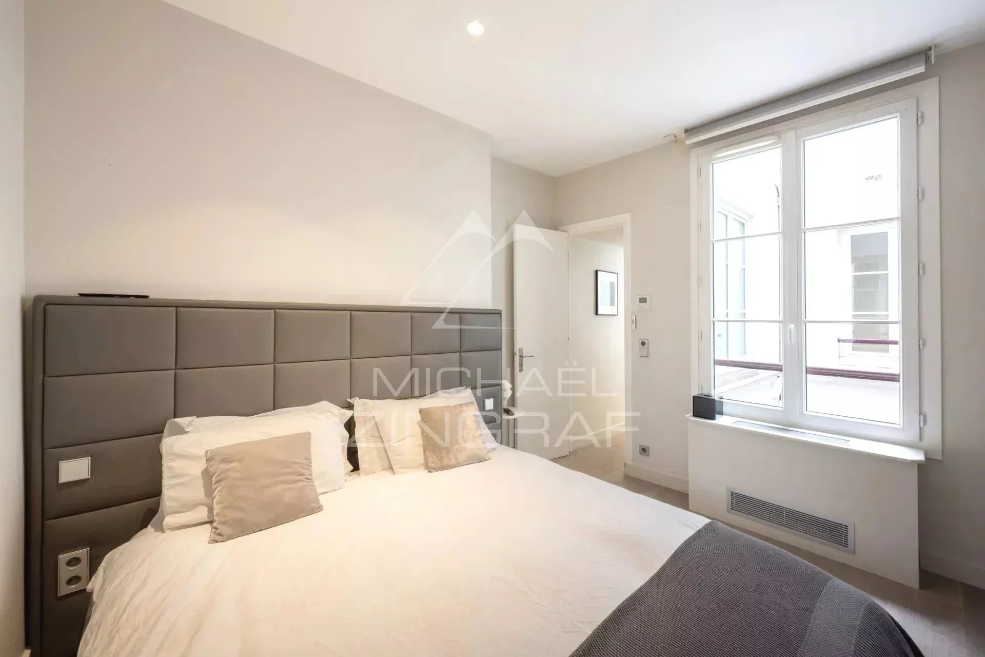 Exclusivité - Rue Saint Honoré - 2 pièces - Parfait état - Clim - 8
