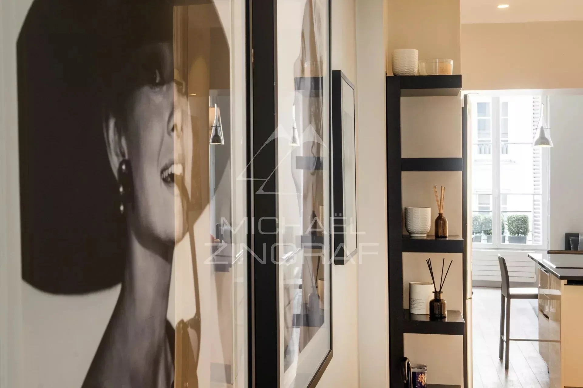 Exclusivité - Rue Saint Honoré - 2 pièces - Parfait état - Clim - 11