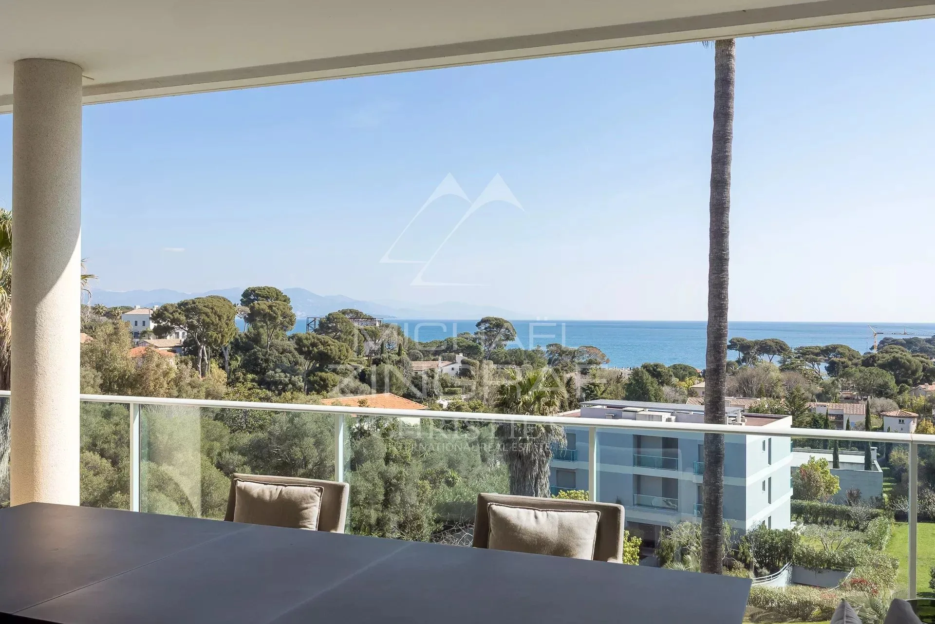 Exceptionnel 4 pièces en dernier étage – Vue mer panoramique 360° - 11