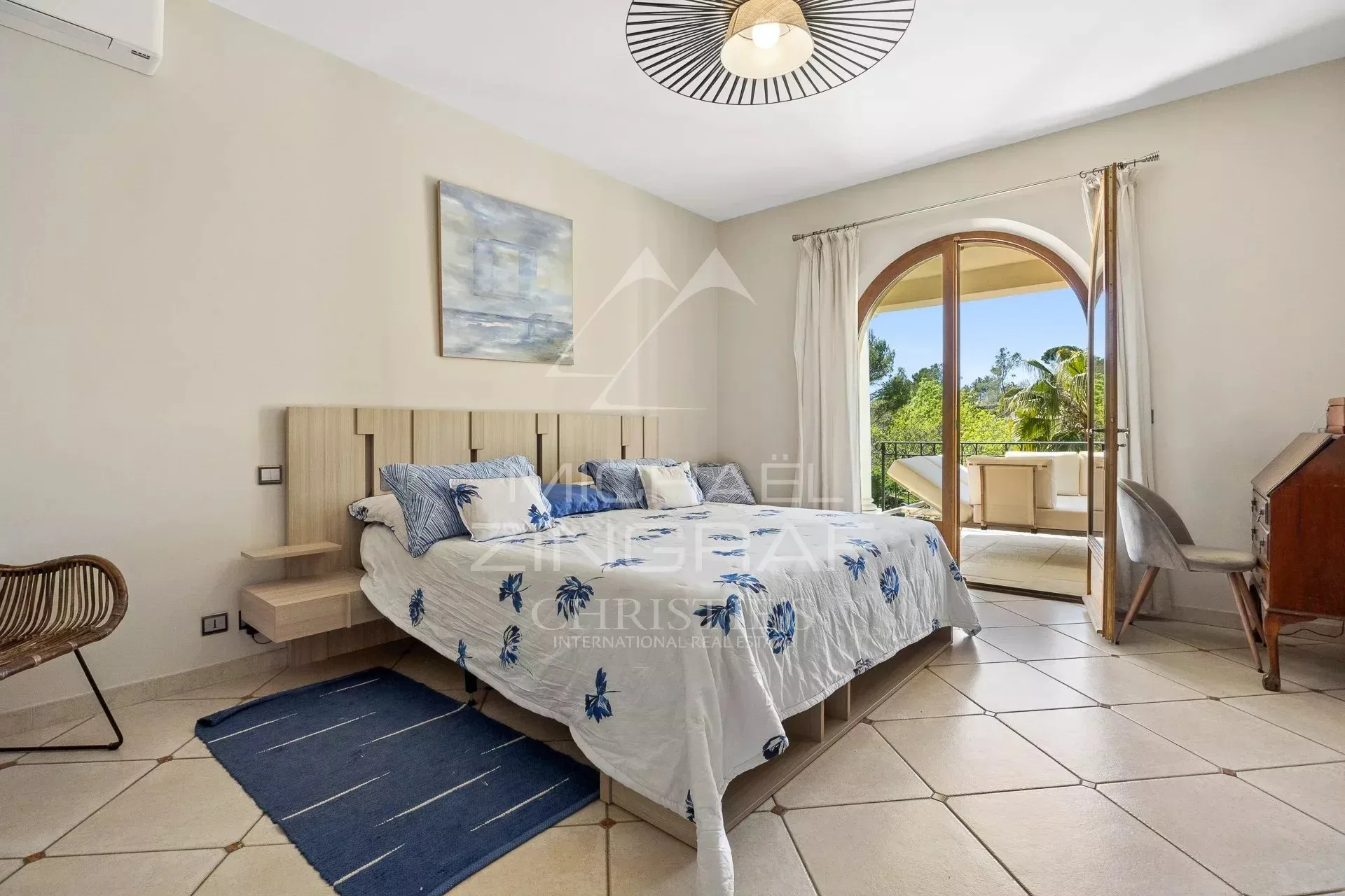 Le Rouret - villa aux volumes hors normes - 8