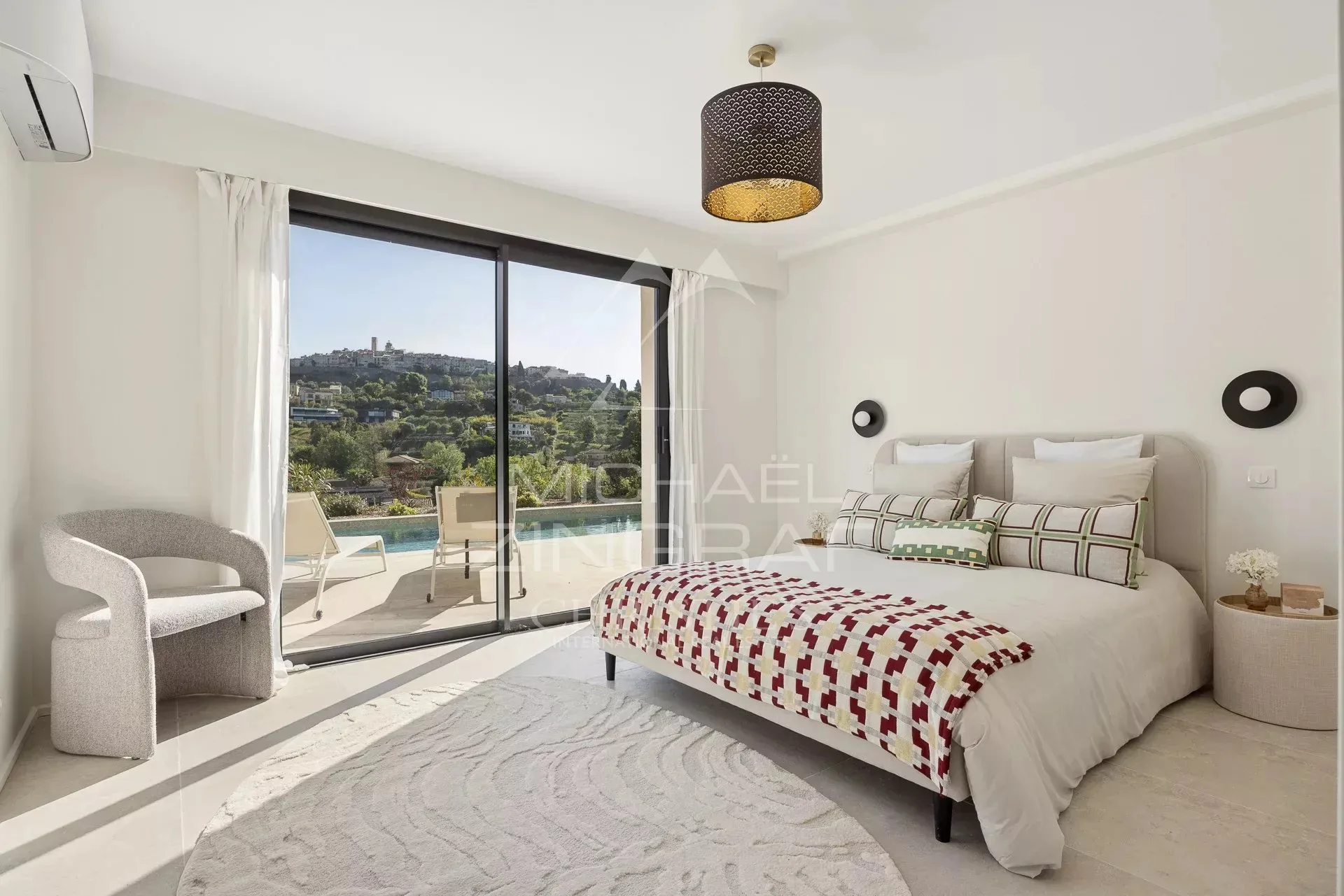 Villa entièrement rénovée avec vue panoramique sur Saint-Paul de Vence - 11