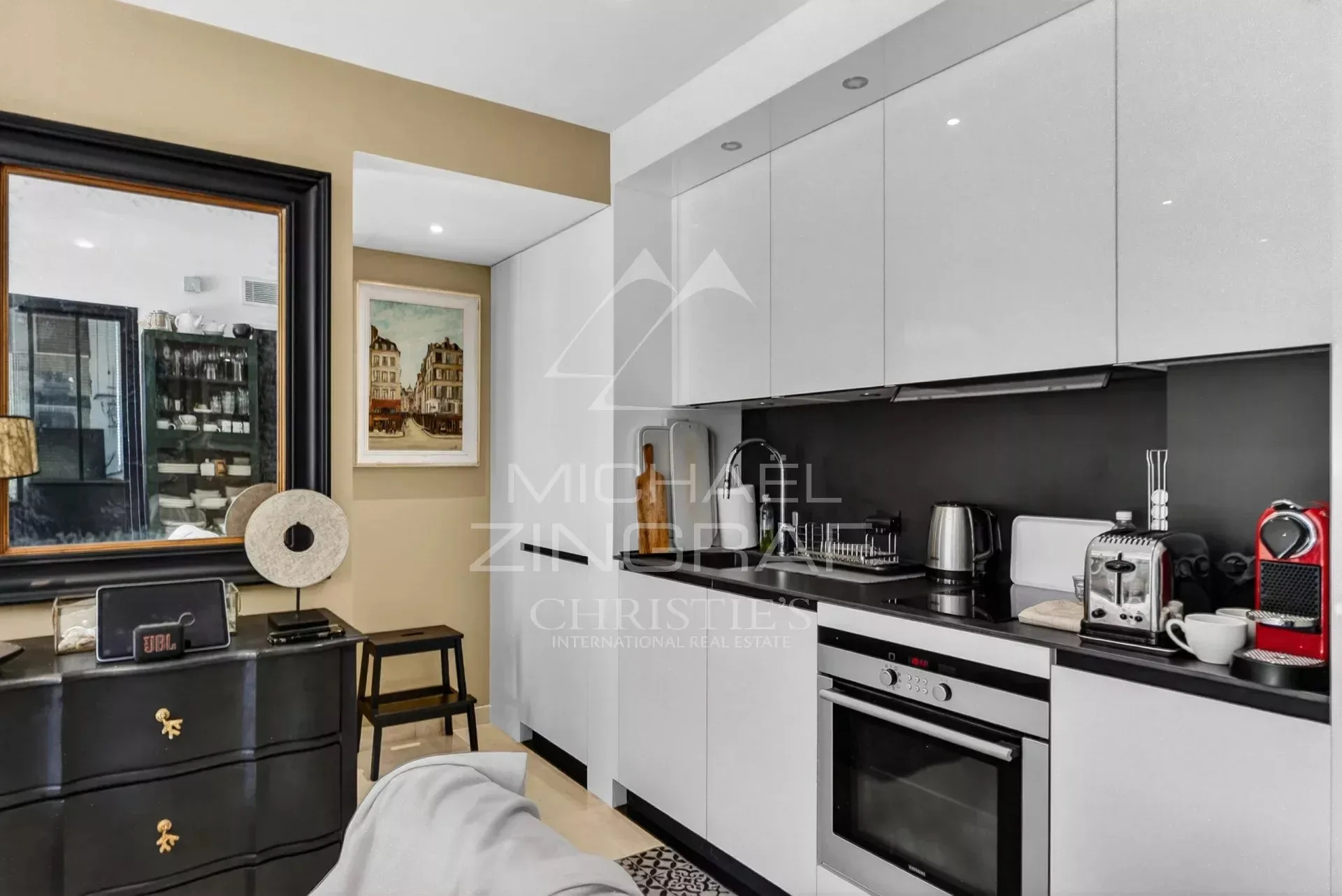 Cannes – Pied-à-terre d'exception face à la mer, résidence de standing avec accès direct et piscine - 7