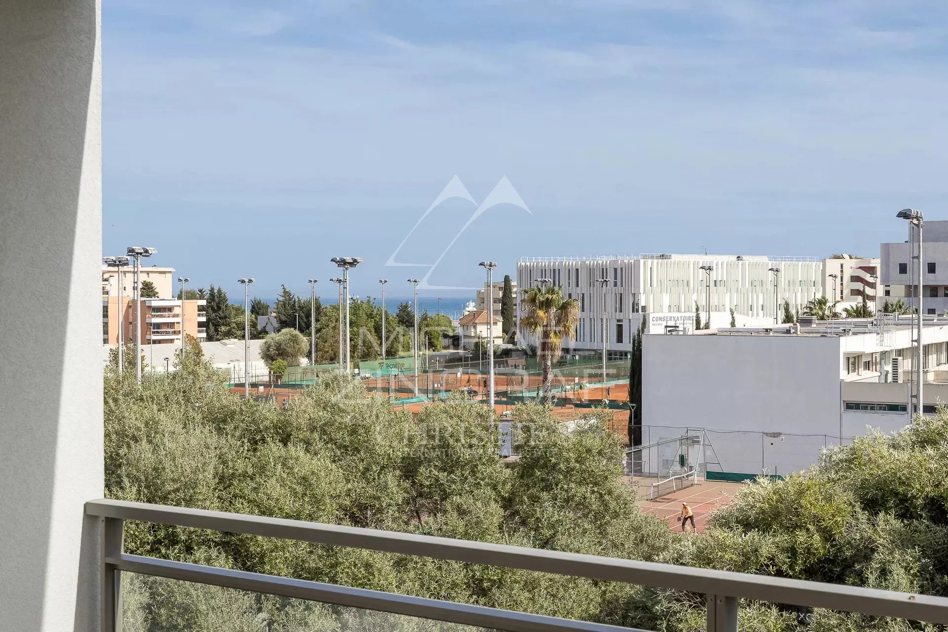 ANTIBES – DUPLEX DERNIER ÉTAGE – TERRASSES SUD – RÉSIDENCE RECENTE - 5