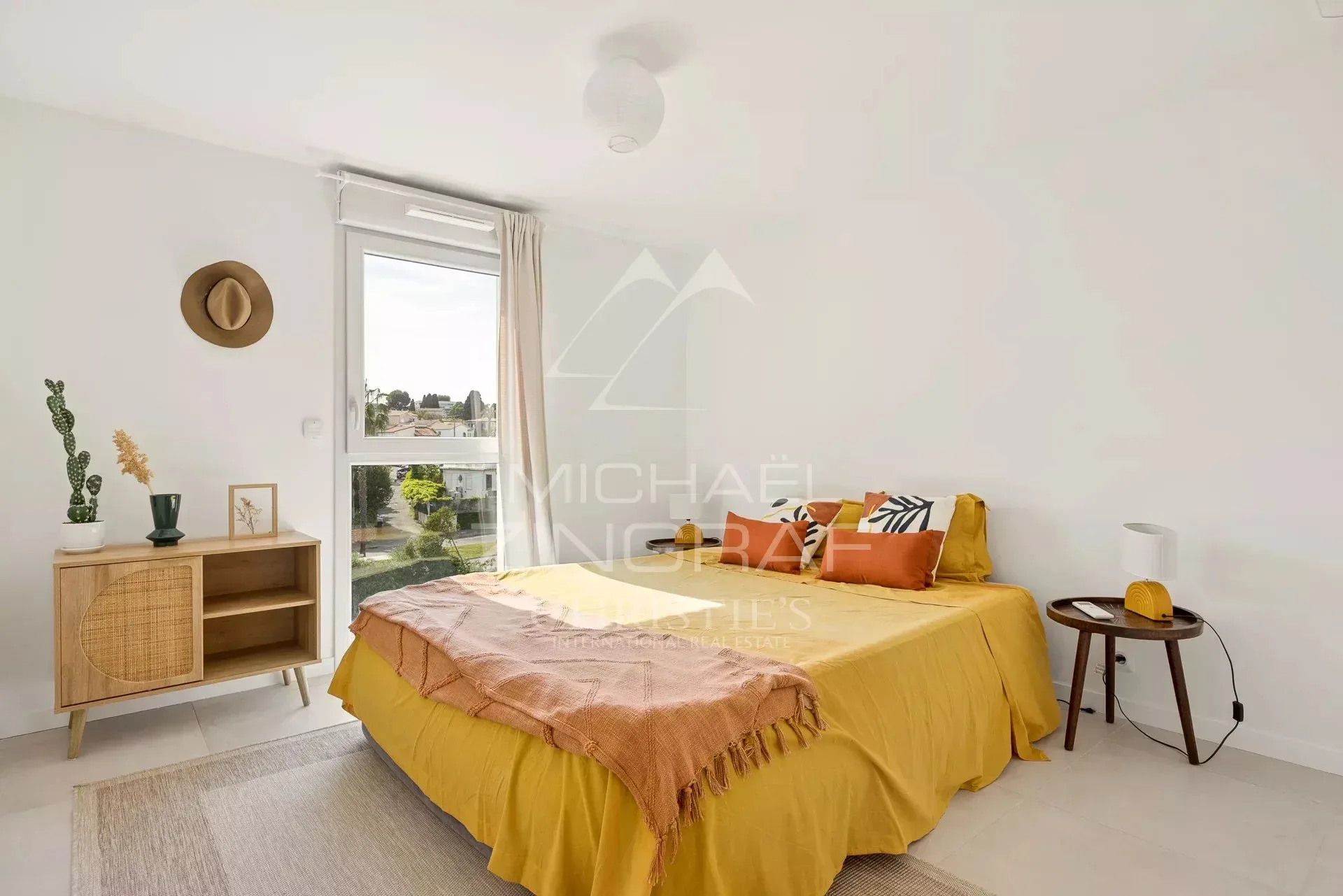 ANTIBES – DUPLEX DERNIER ÉTAGE – TERRASSES SUD – RÉSIDENCE RECENTE - 14