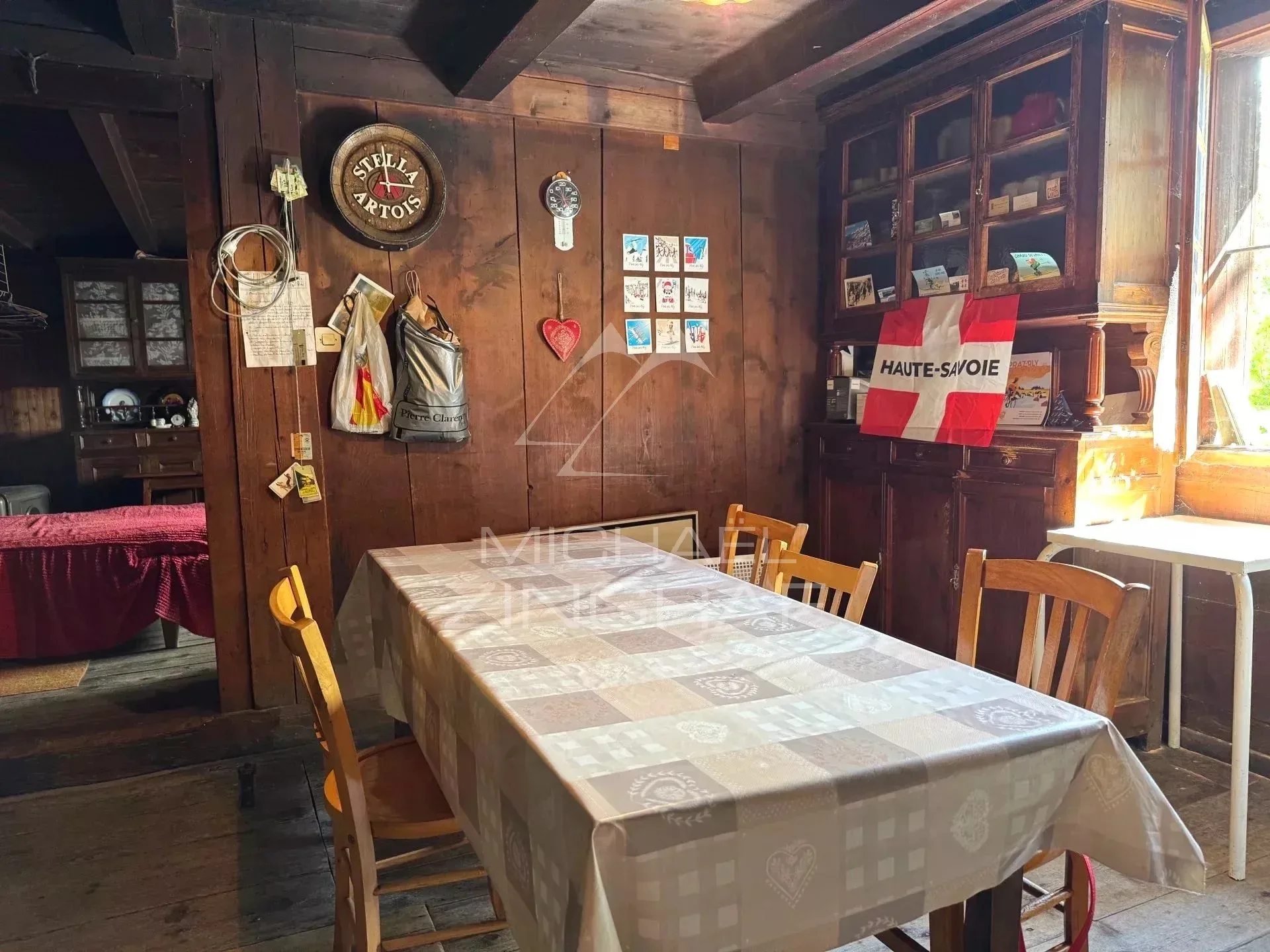 Petite ferme ancienne à rénover au coeur du village de Praz-Sur-Arly - 4