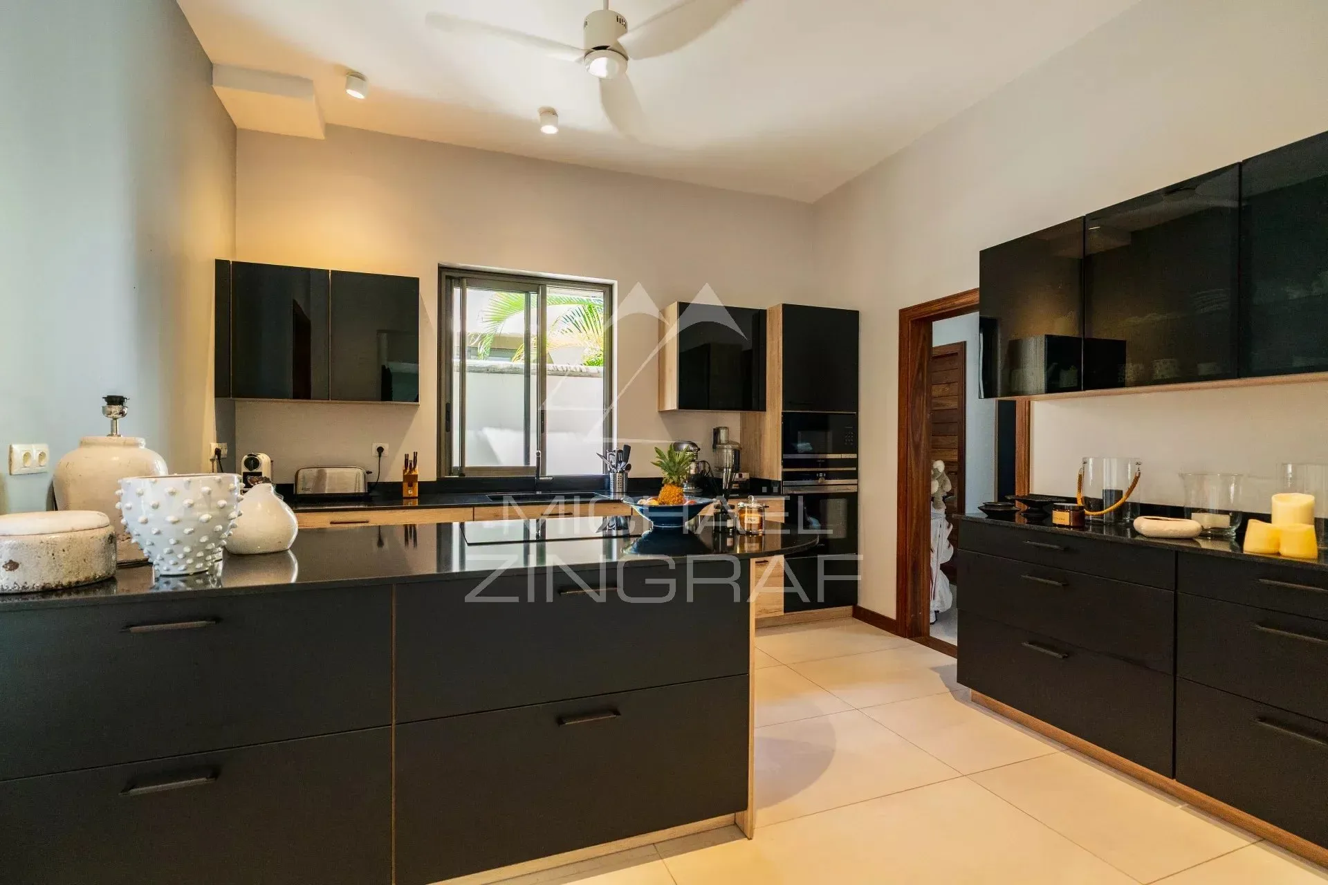 Élégante villa contemporaine face au golf - Bel Ombre - 11