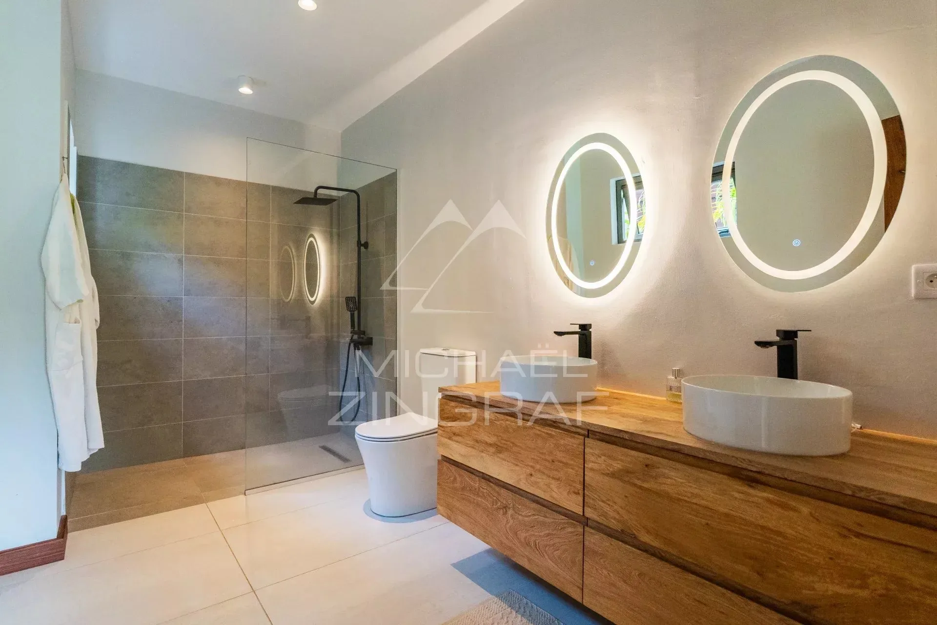 Élégante villa contemporaine face au golf - Bel Ombre - 17