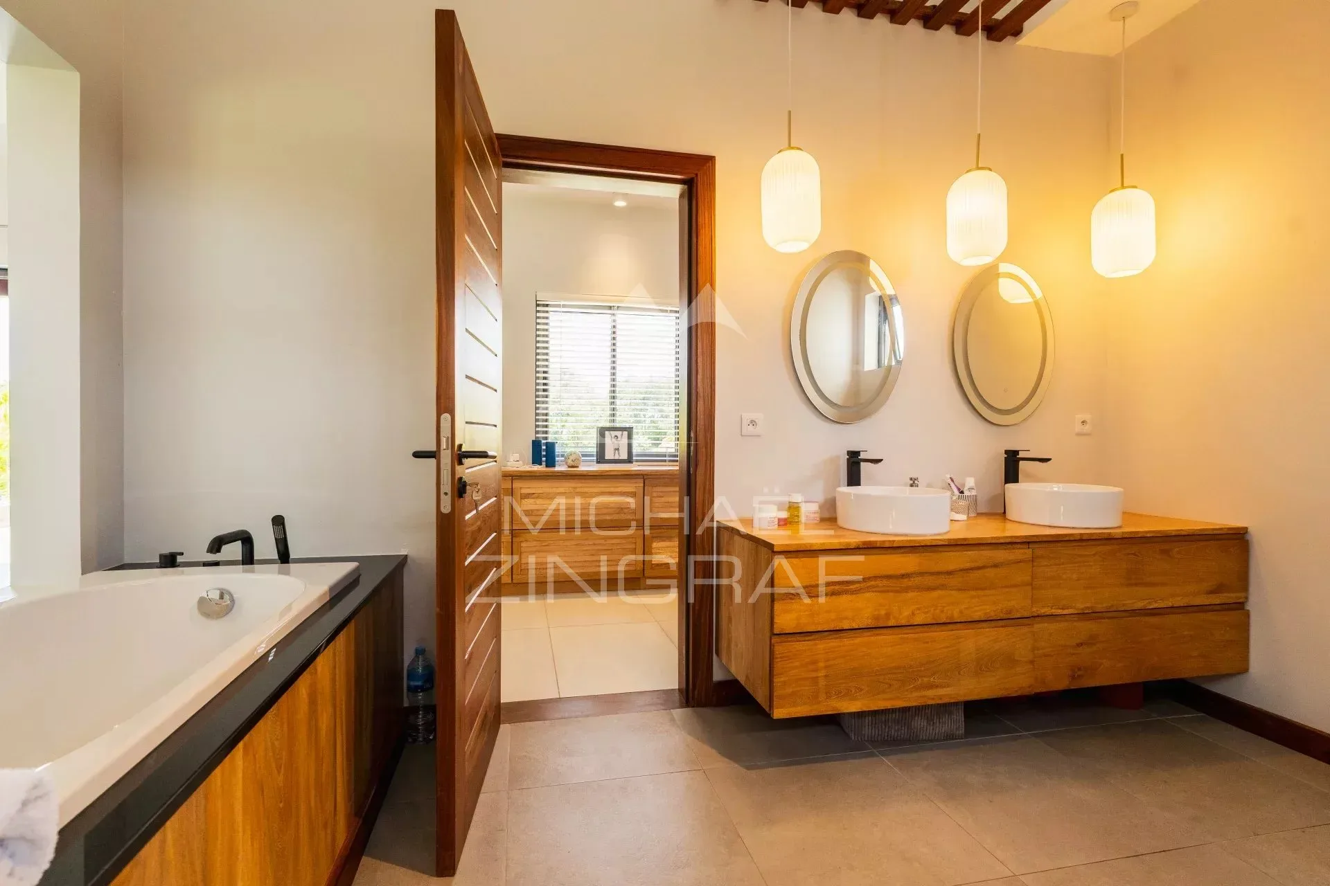 Élégante villa contemporaine face au golf - Bel Ombre - 32