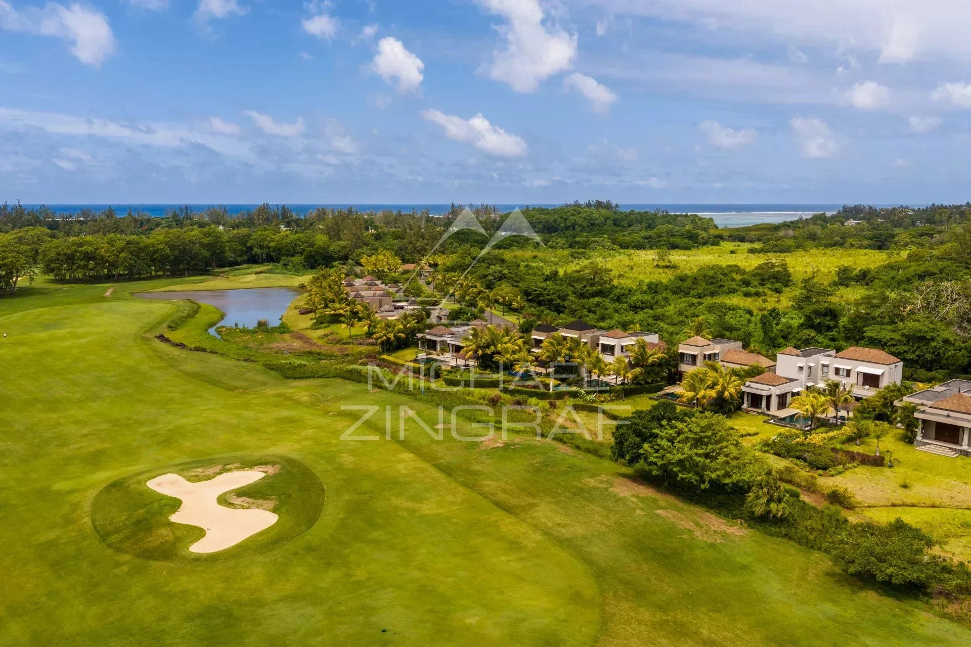 Élégante villa contemporaine face au golf - Bel Ombre - 34