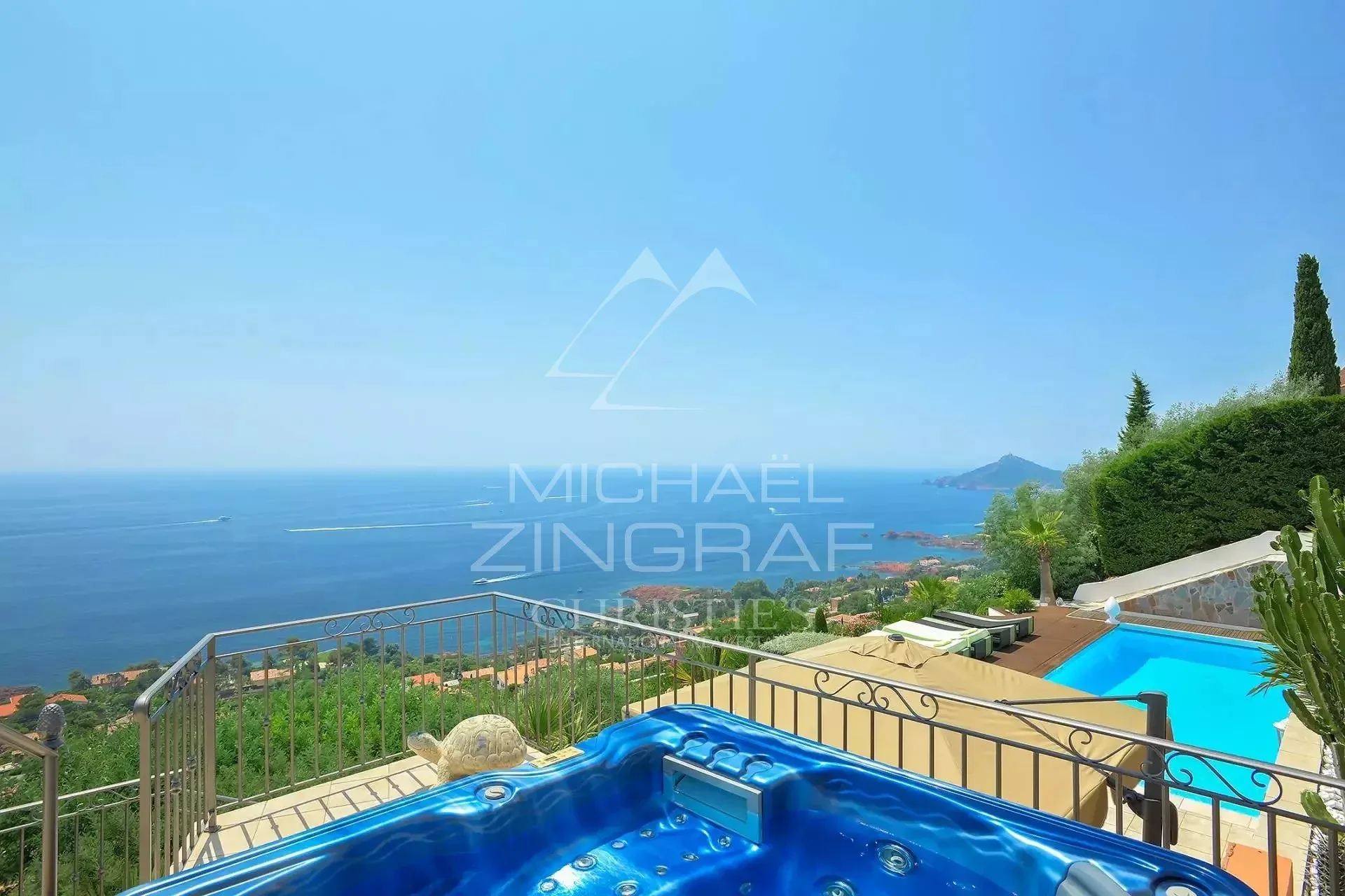 CO-EXCLUSIVITE - VILLA VUE MER ENTRE SAINT RAPHAEL ET CANNES - 3
