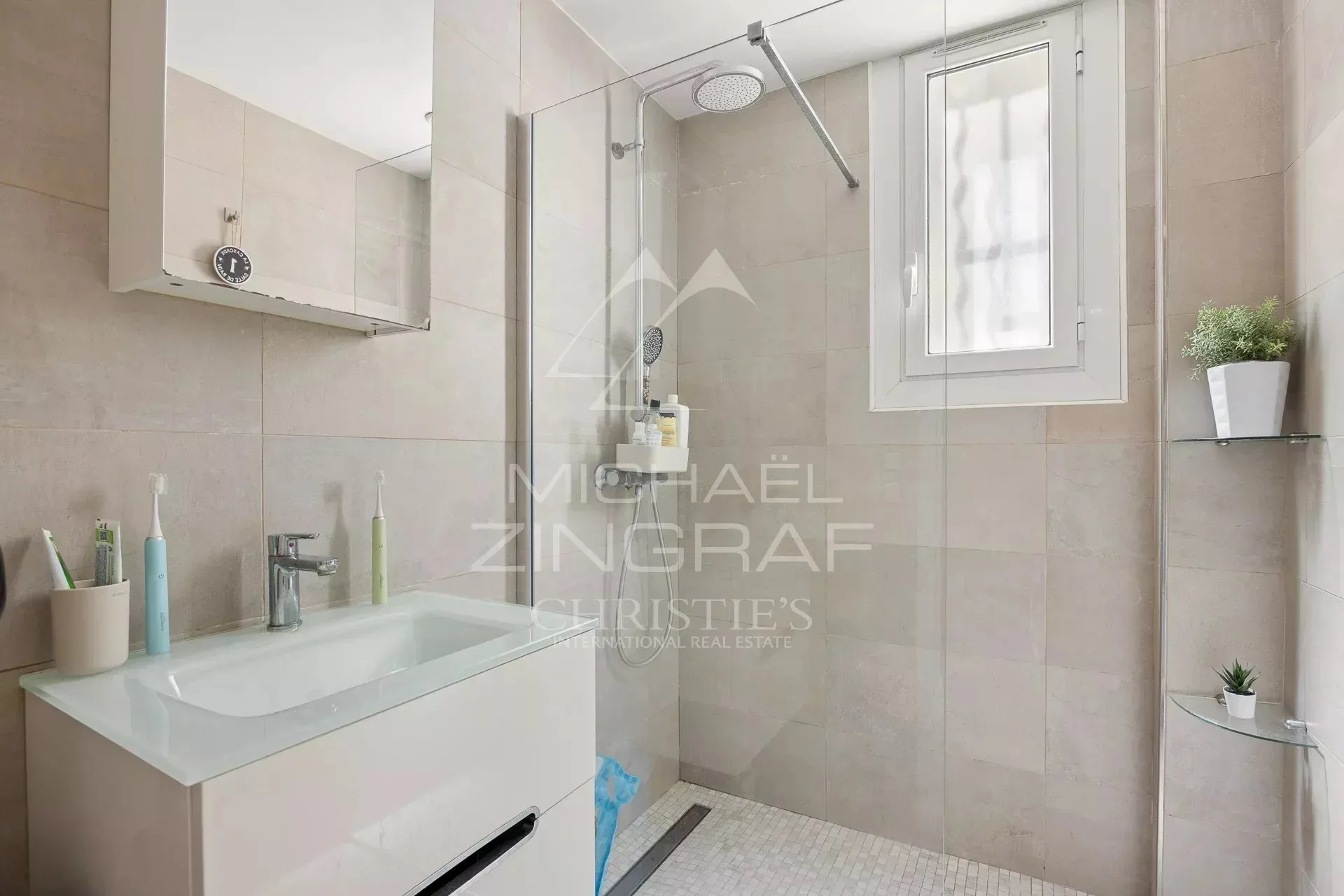Appartement 4 pièces avec terrasse, parking et cave - centre de Beaulieu-sur-Mer - 10