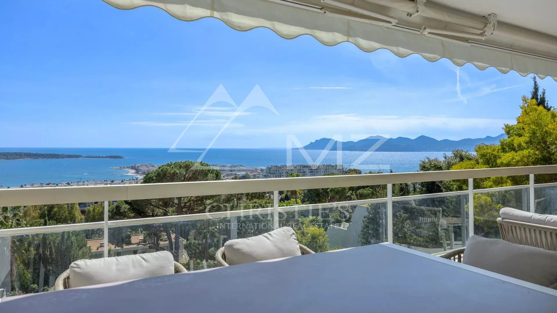 Superbe 3 pièces vue mer panoramique dans résidence de Prestige - 2