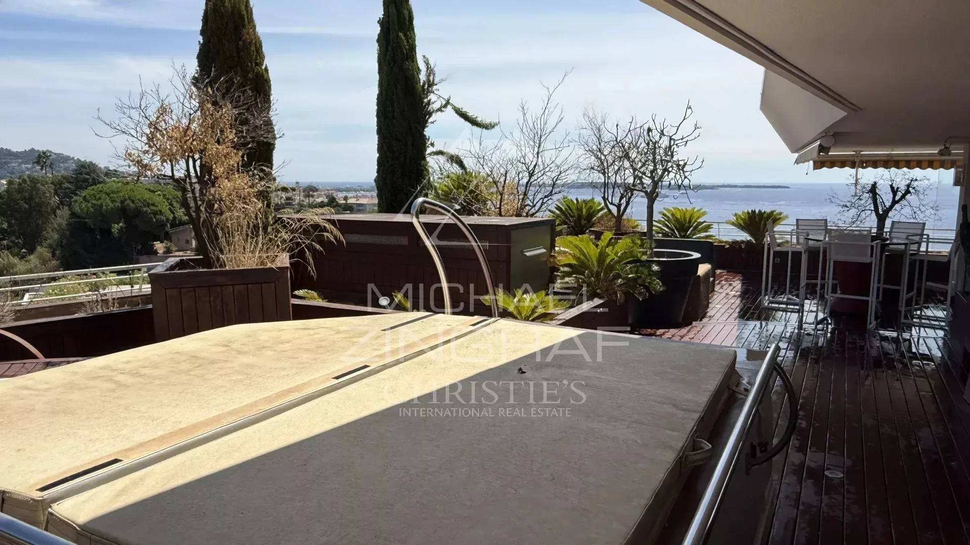 T3 A RENOVER - CANNES, CROIX DES GARDES – VUE MER PANORAMIQUE - 27