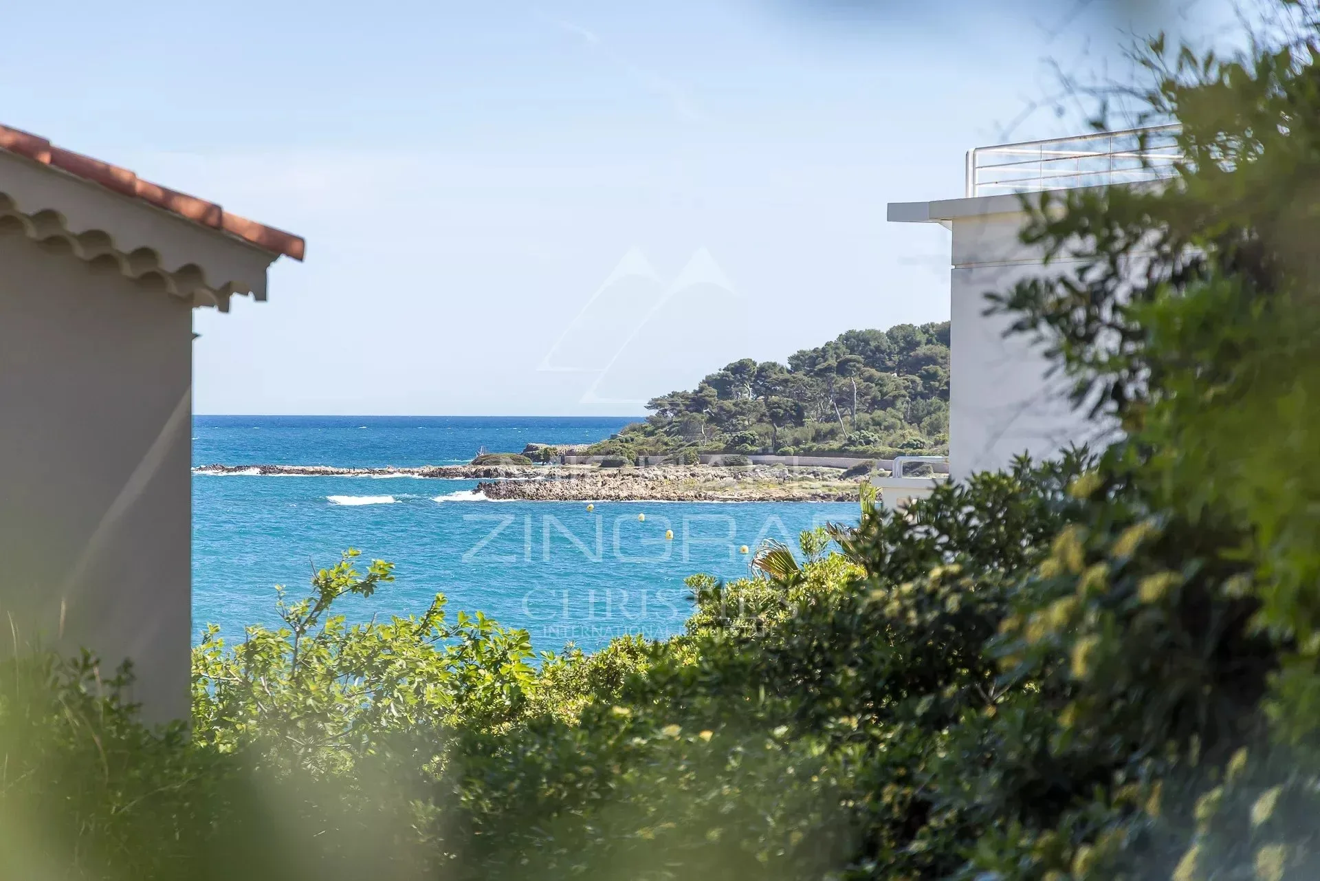 Cap d’Antibes – Versant Est - Villa entièrement rénové Vue Mer - 2