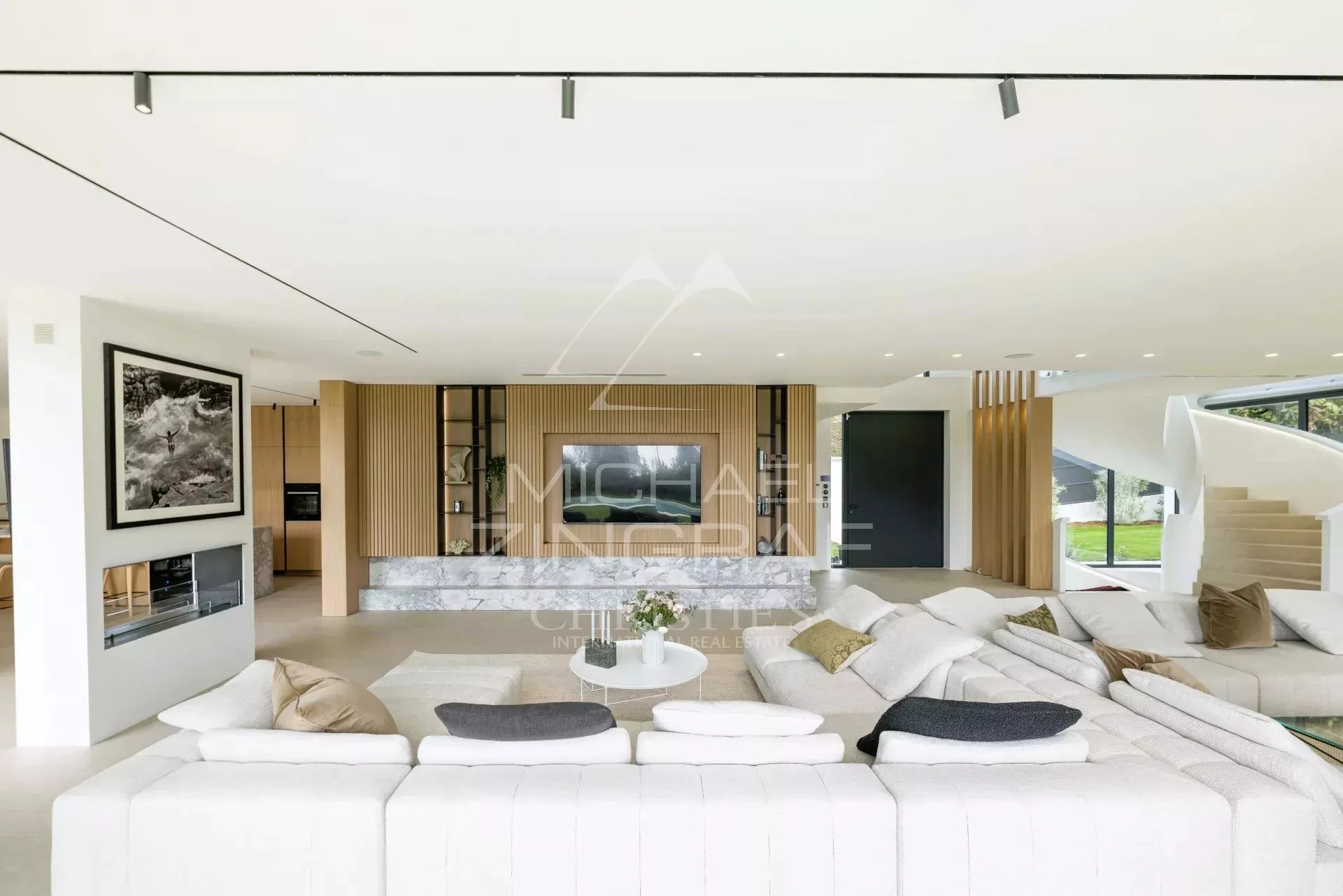 Villa contemporaine d’exception - versant ouest du Cap d’Antibes, à deux pas de l’Hôtel du Cap-Eden-Roc - 9