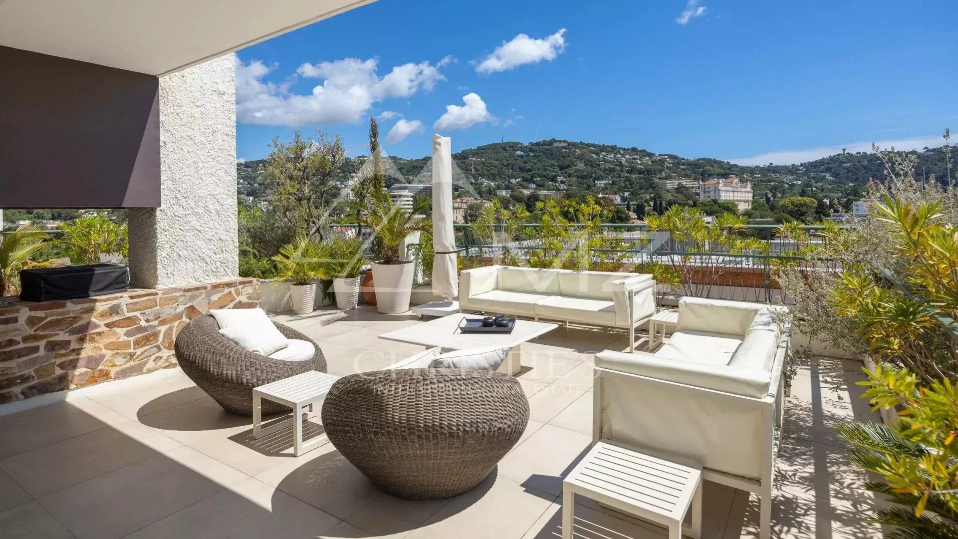 A 15 minutes à pied du centre ville, découvrez cette villa toit d'exception - 12
