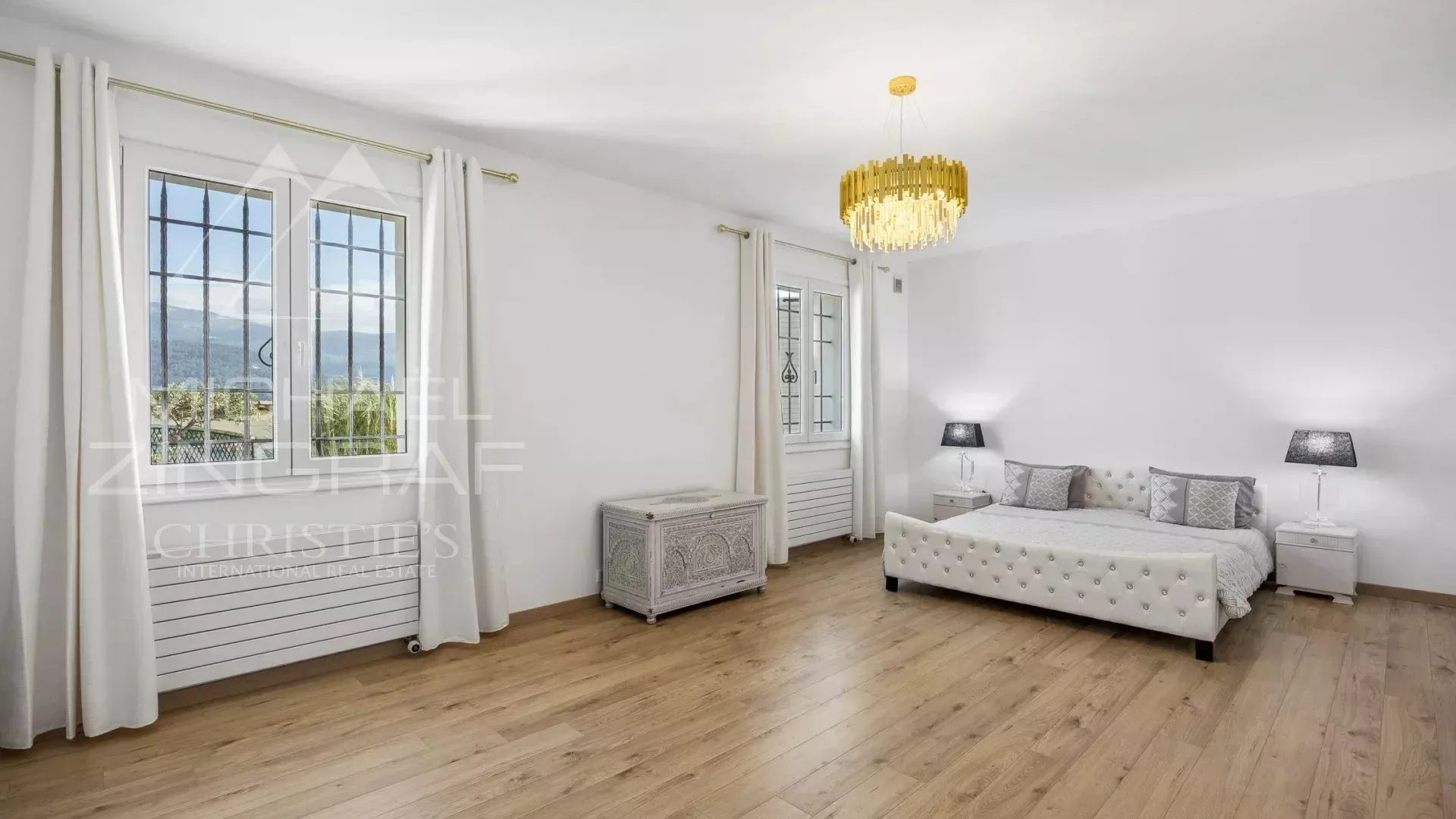 Elegante villa avec vue dégagée sur les collines - 10