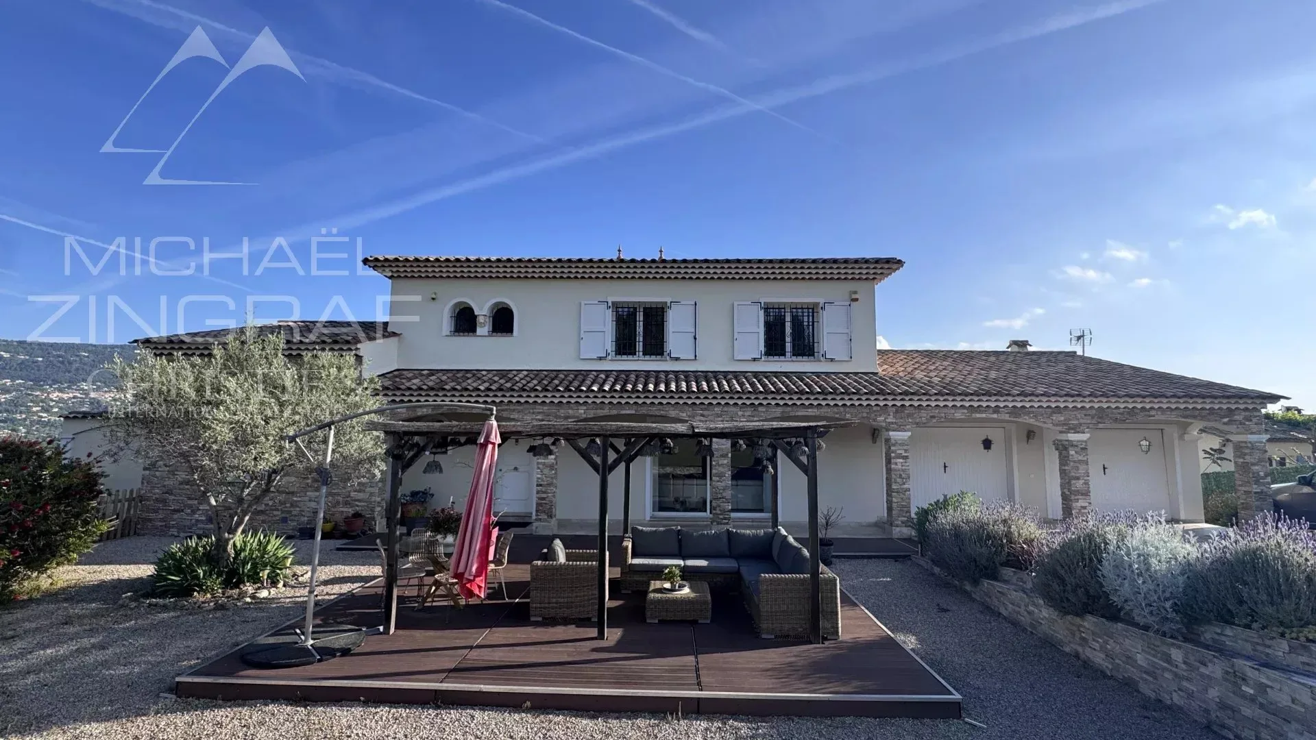 Elegante villa avec vue dégagée sur les collines - 15