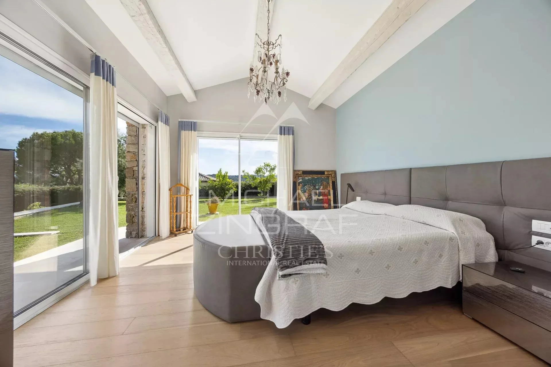 Élégante bastide rénovée à pied du village de Saint-Paul-de-Vence - 10