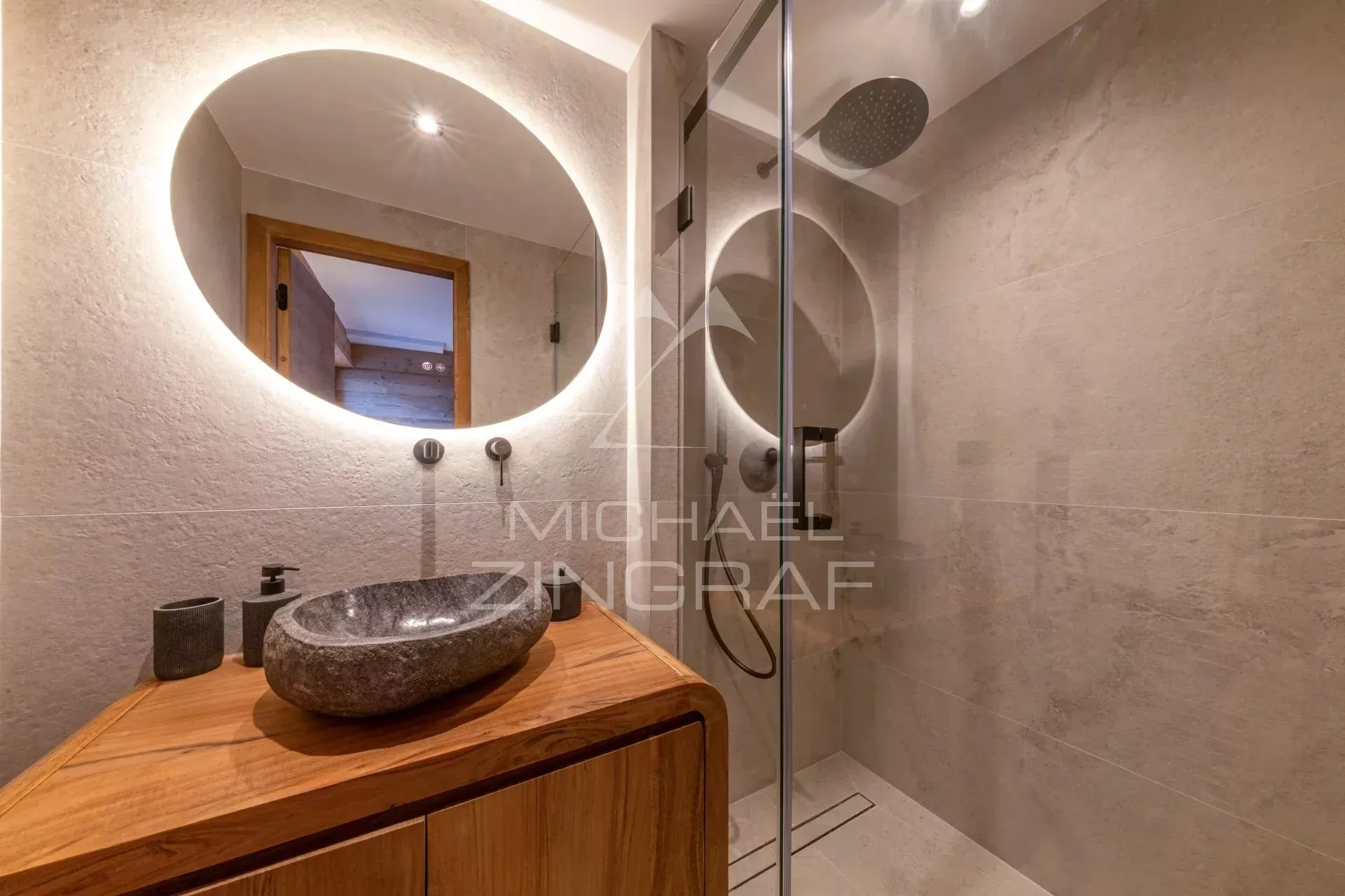 Appartement attique rénové Rochebrune - Quatre chambres - Vues panoramiques - 11