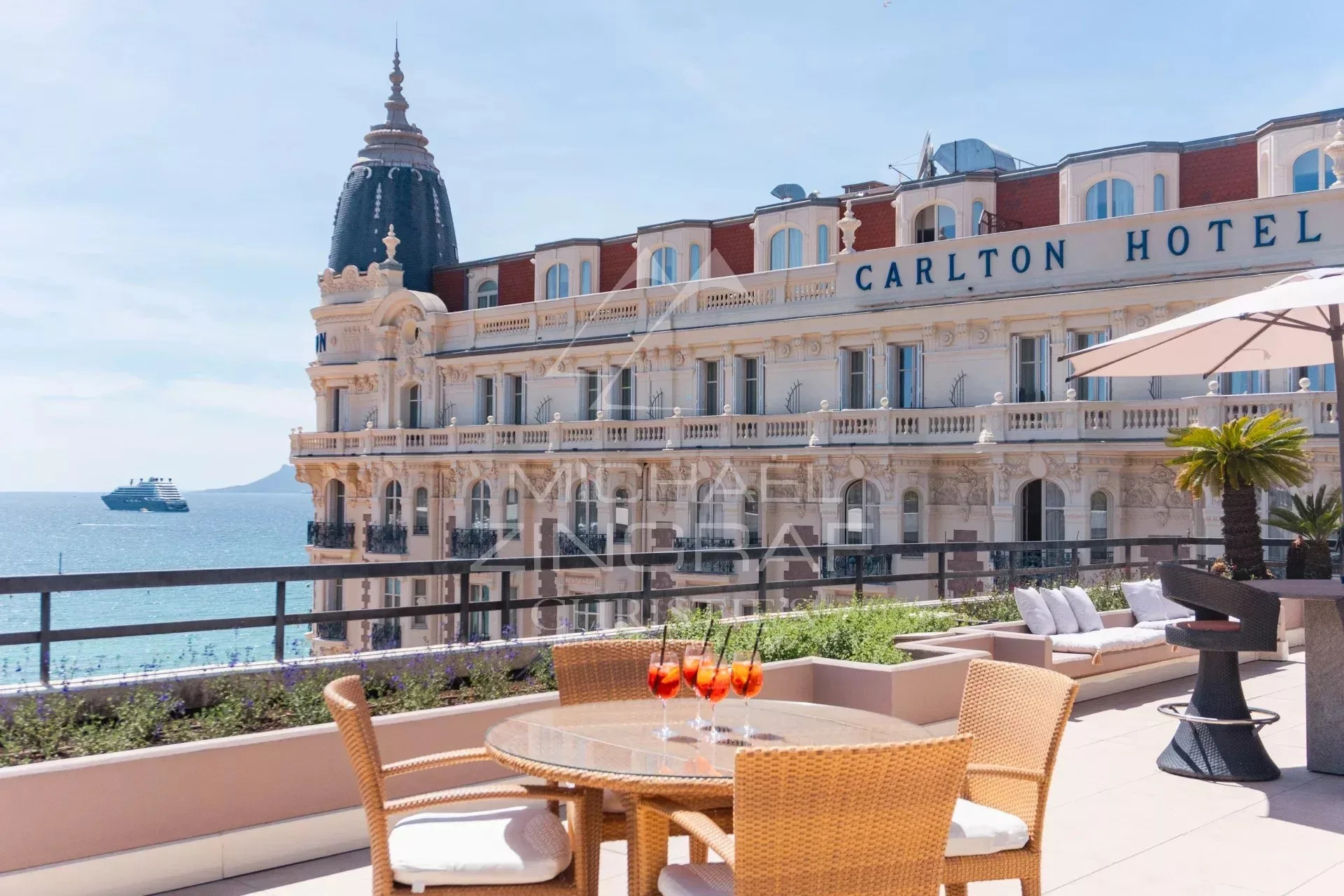EXCLUSIVITE - CANNES Proche Carlton - Appartement d'exception avec spacieuse terrasse  vue mer - 5