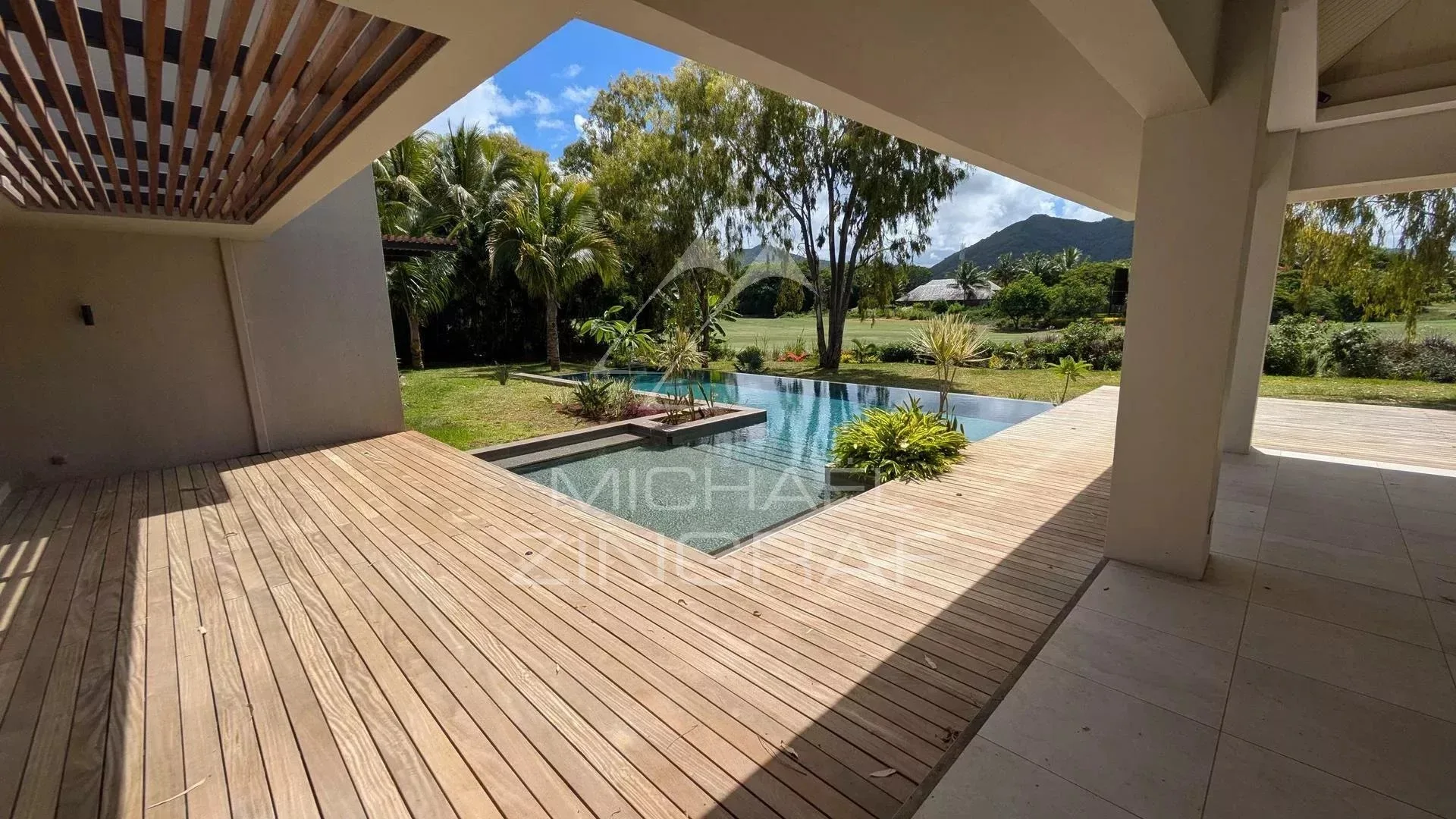 Villa neuve sur Golf - 9
