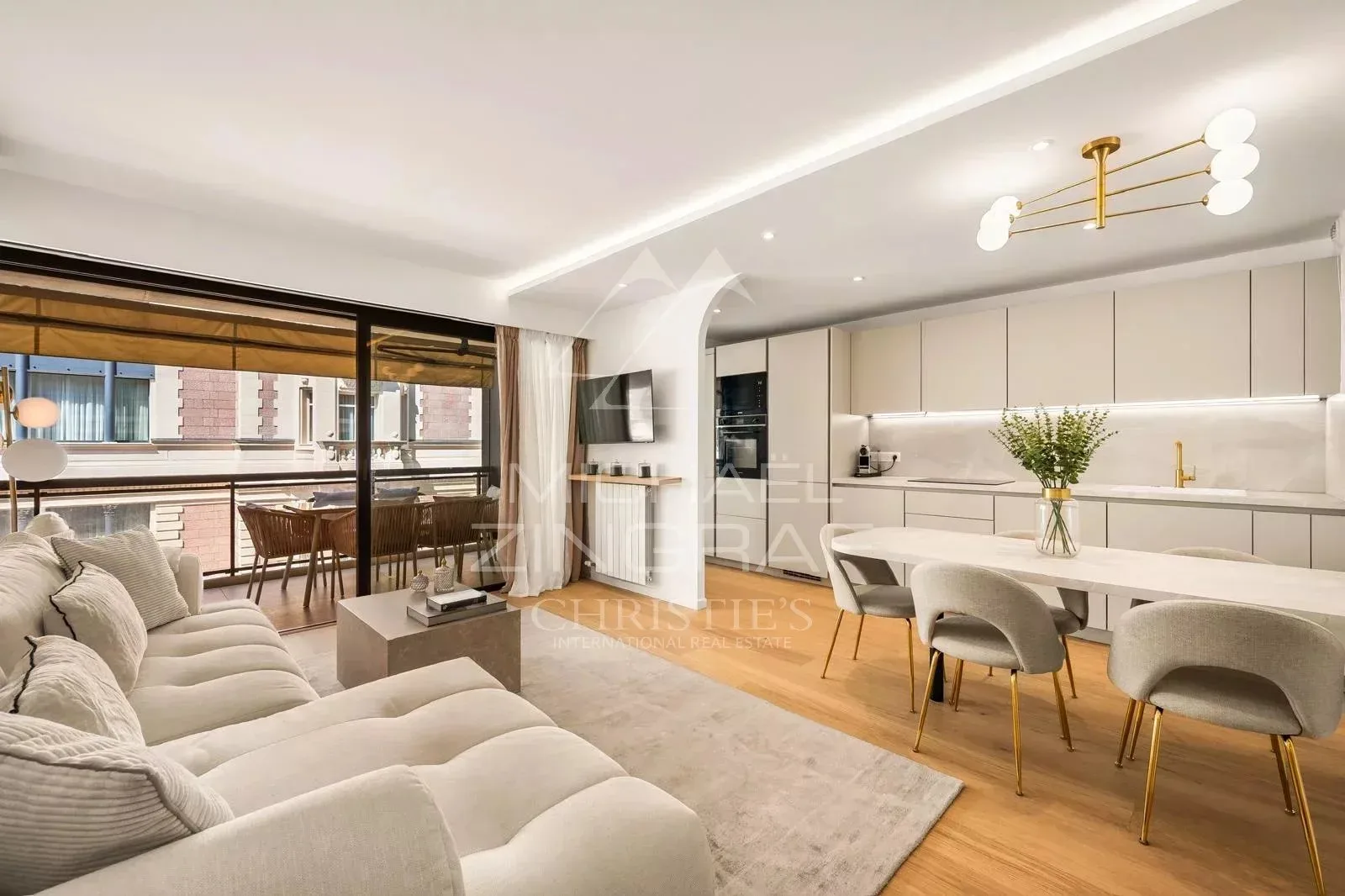 CANNES BANANE – APPARTEMENT 2 PIÈCES RÉNOVÉ AVEC TERRASSE ET GARAGE - 4