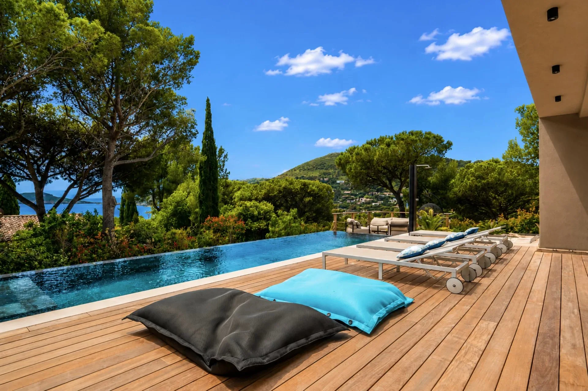 Superbe propriété contemporaine avec une magnifique vue sur la mer à Escalet - 2