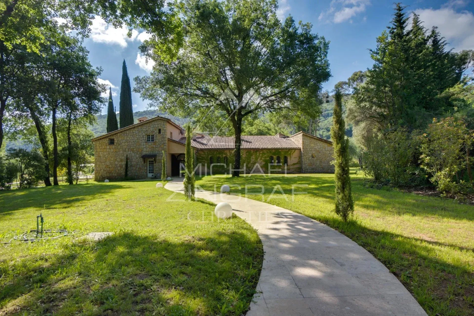 Domaine de charme entièrement rénové au coeur de la nature - 2