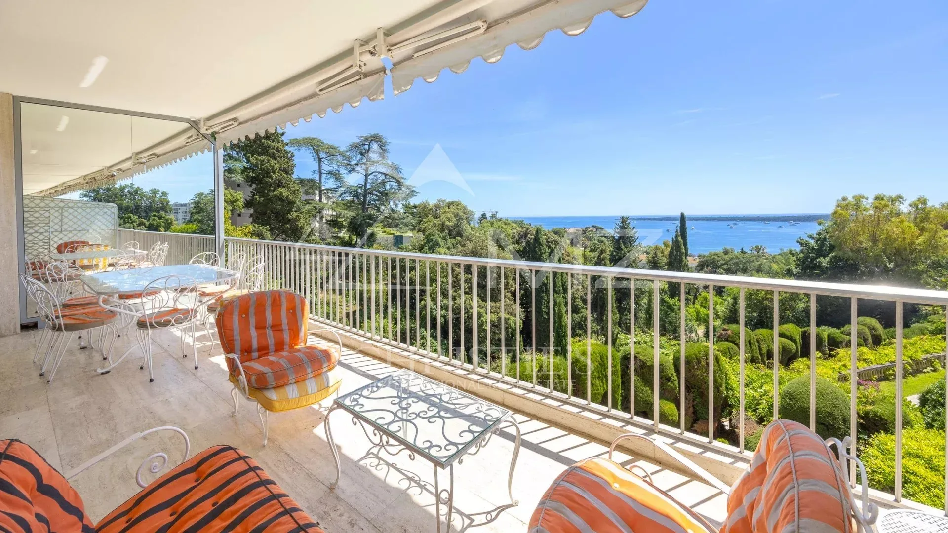 Appartement a fort potentiel dans le quartier prisé de la Californie - 2