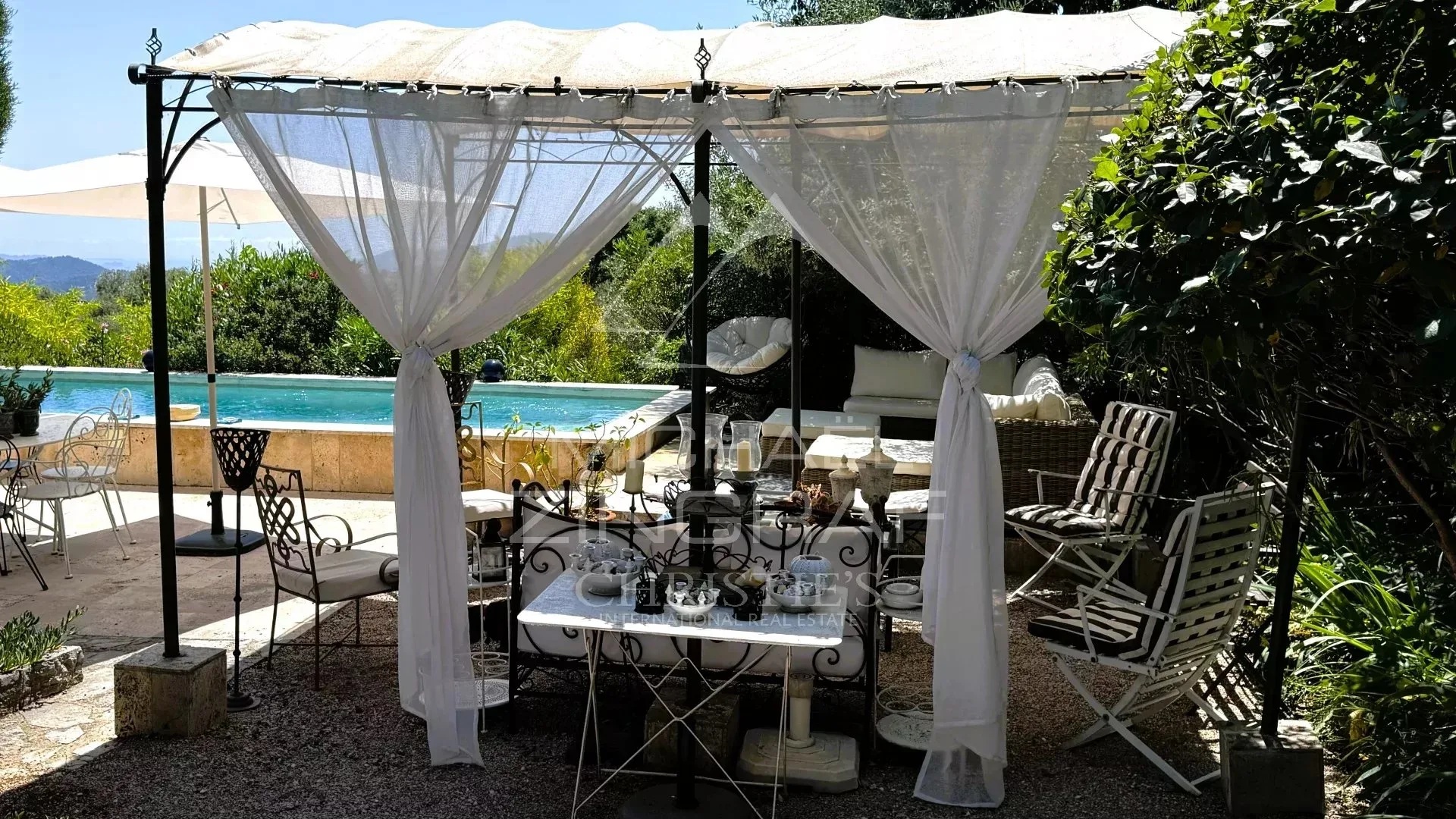 Charmant mas du 18e avec piscine et vue mer - 11