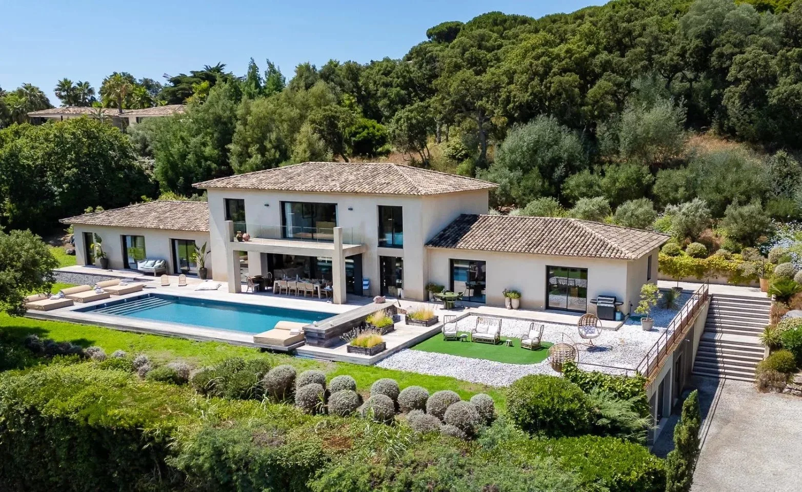 À Saint-Tropez, entre Village et Plages – Une Propriété d’Exception à Belle Isnarde - 4
