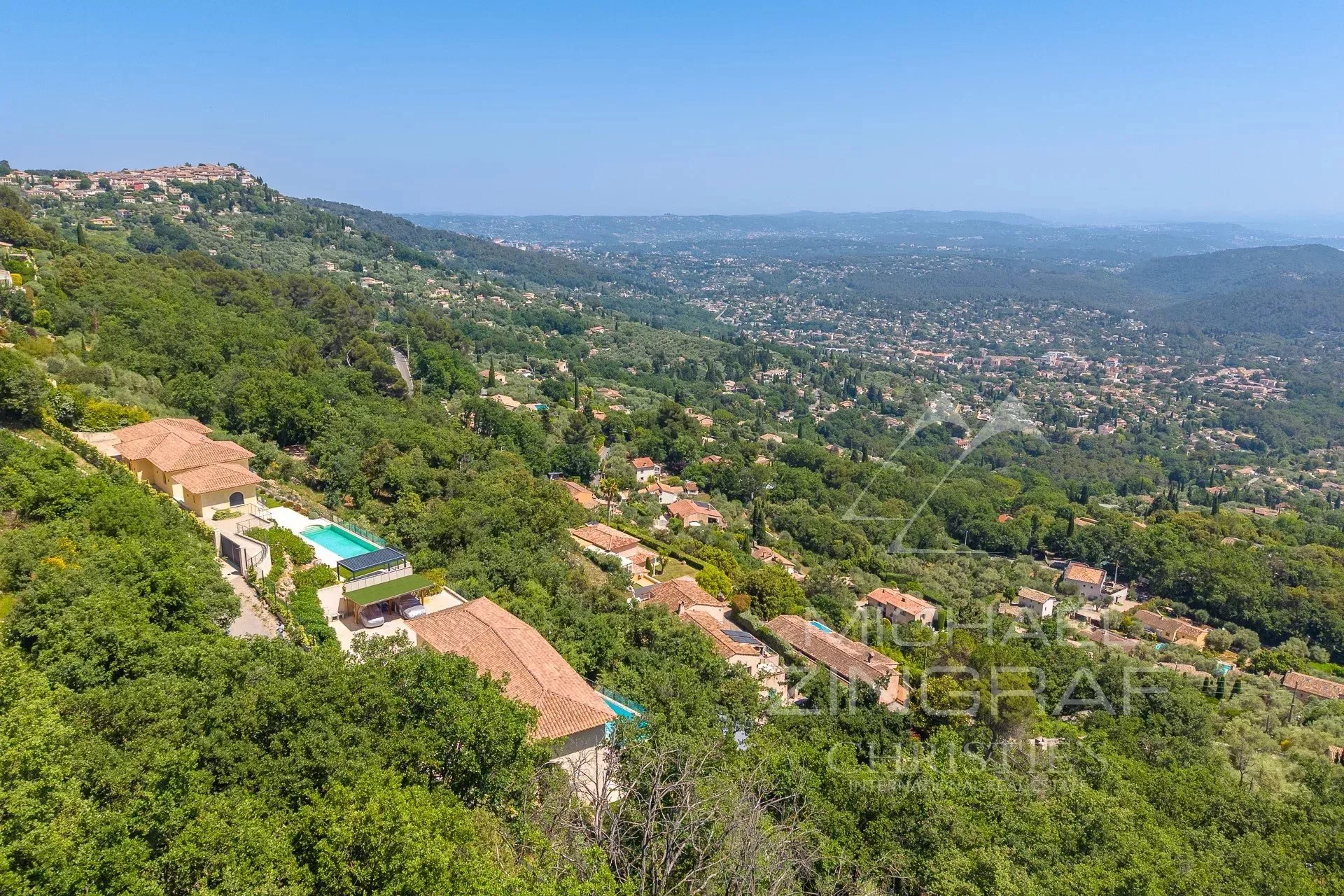 Villa au style épuré sur les balcons de la Riviera - 15