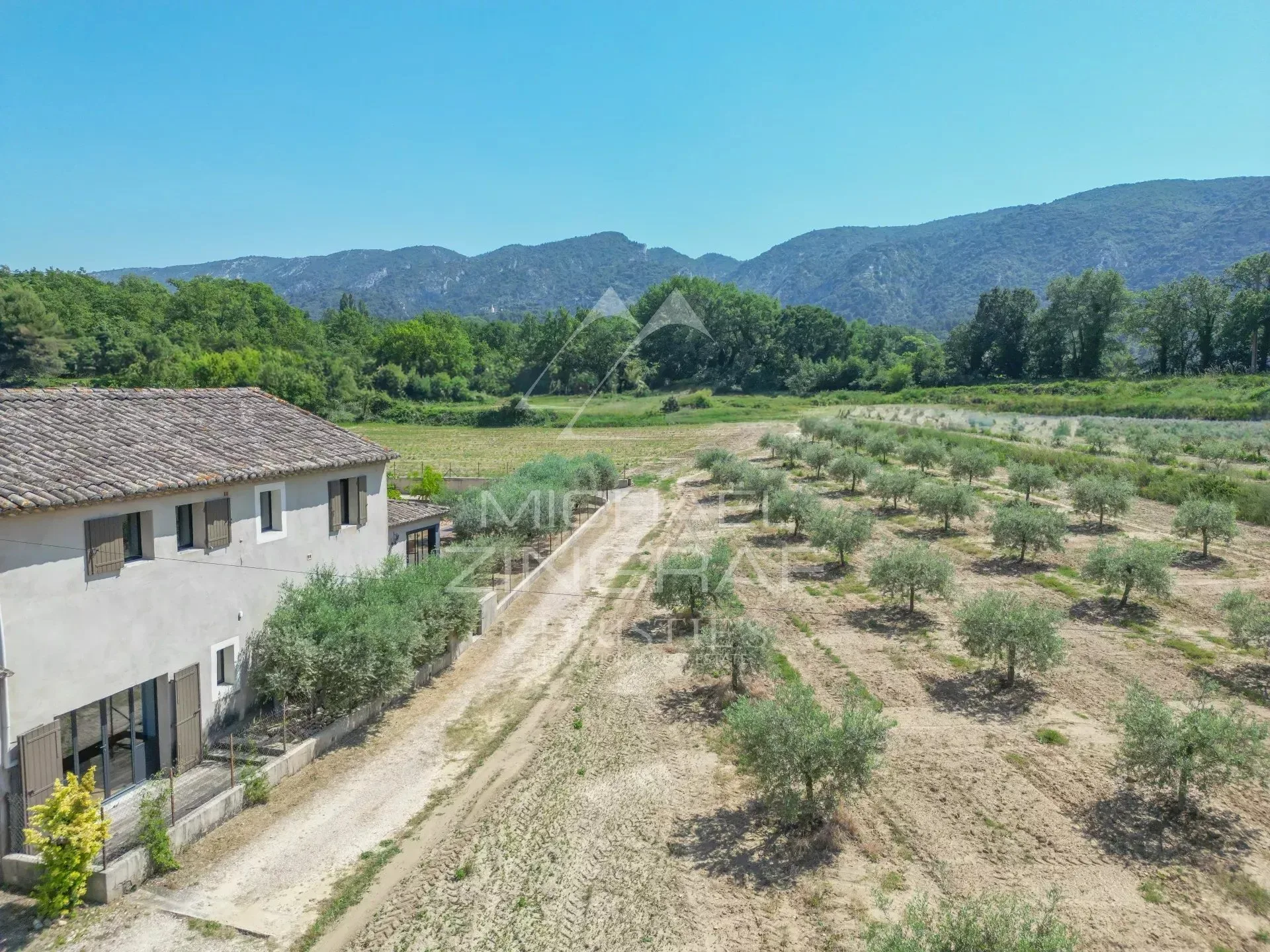 Exclusivité - Oppède - Belle maison de hameau aux vues exceptionnelles et à deux pas des commerces - 3