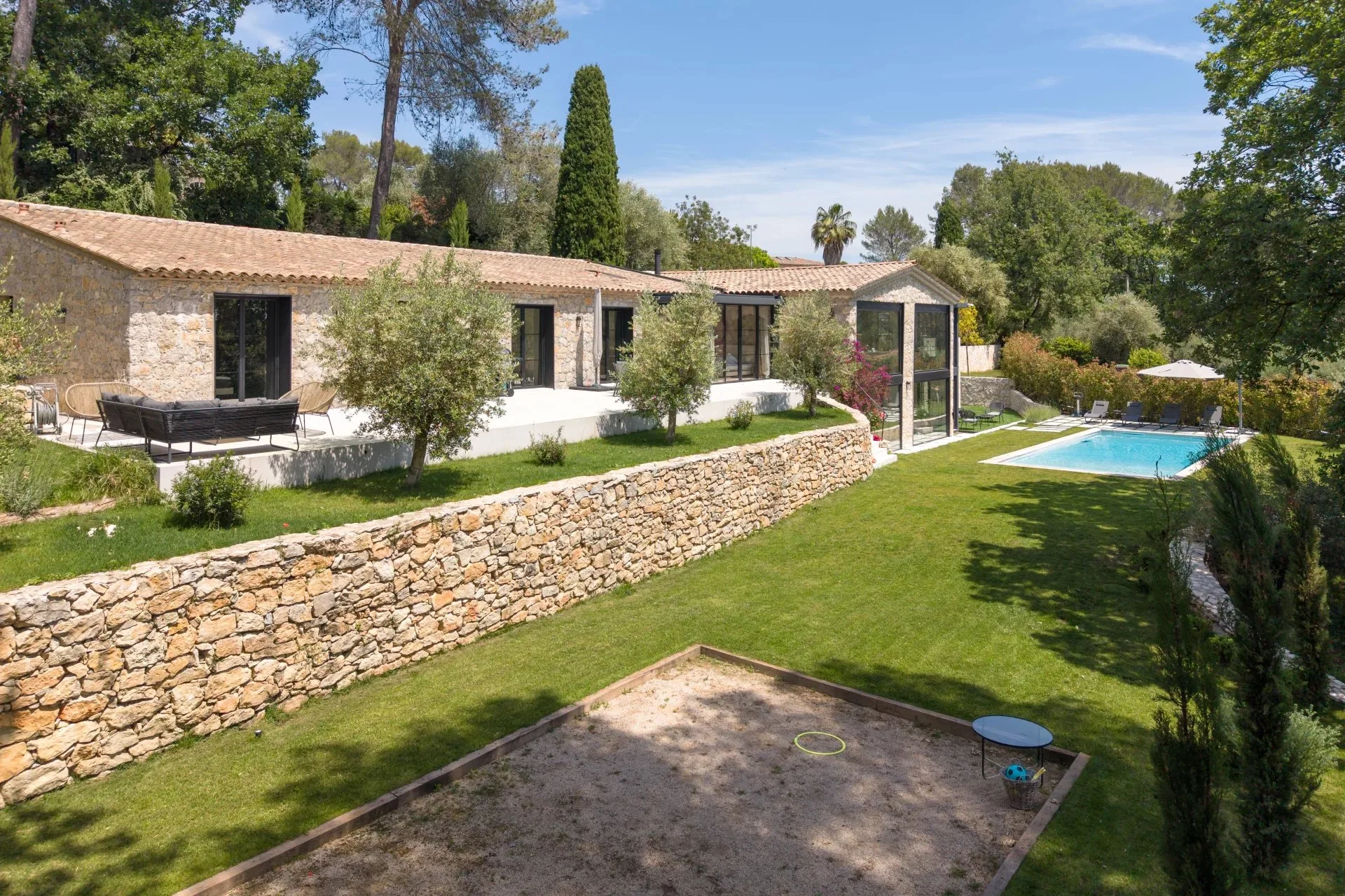 Propriété de charme avec prestations haut de gamme à Valbonne - 11