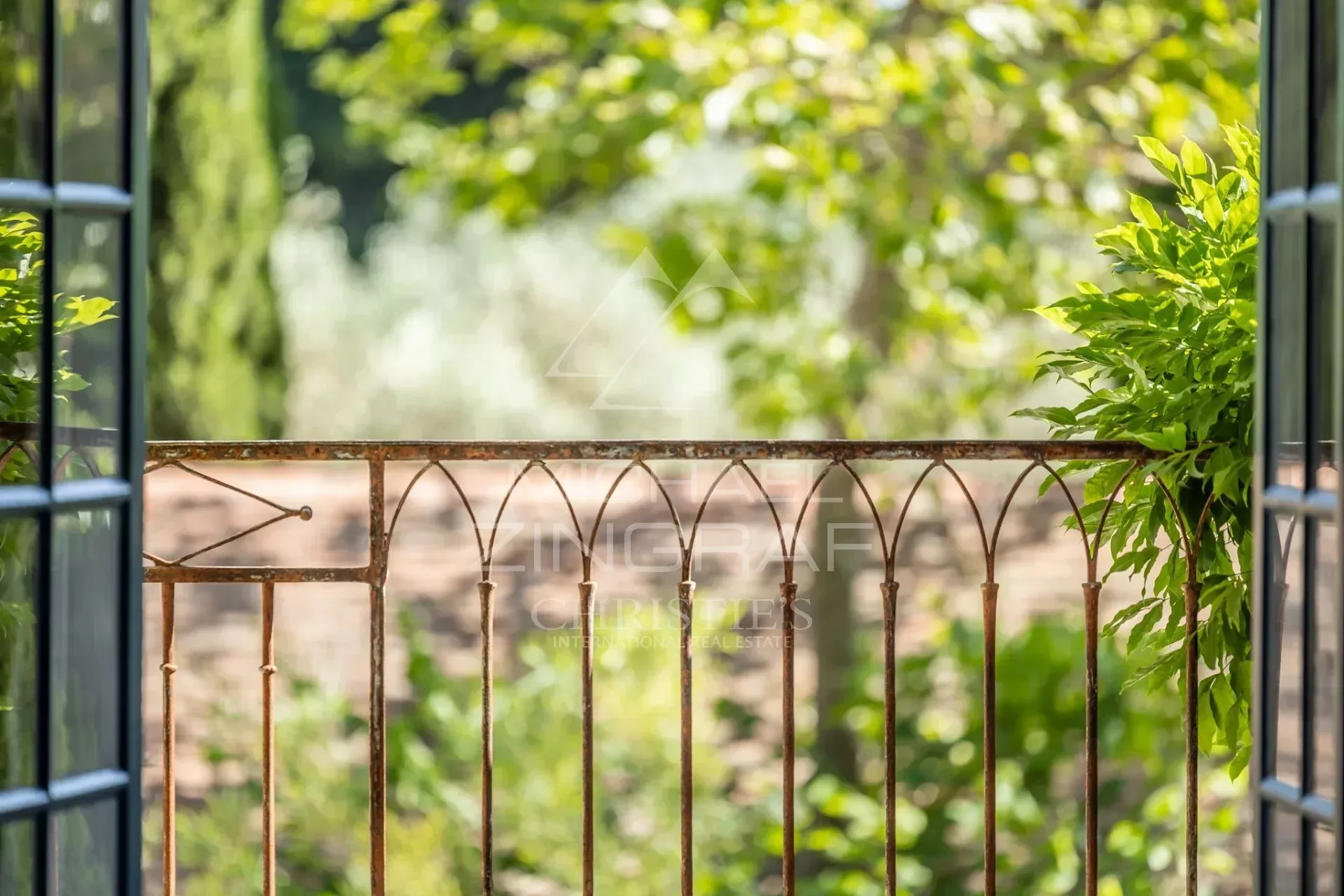 Exclusivité : Exceptionnelle Bastide du XVIIIe siècle aux portes de L’Isle-sur-la-Sorgue sur un parc de 6.3 ha avec salle de réception de prestige - 10