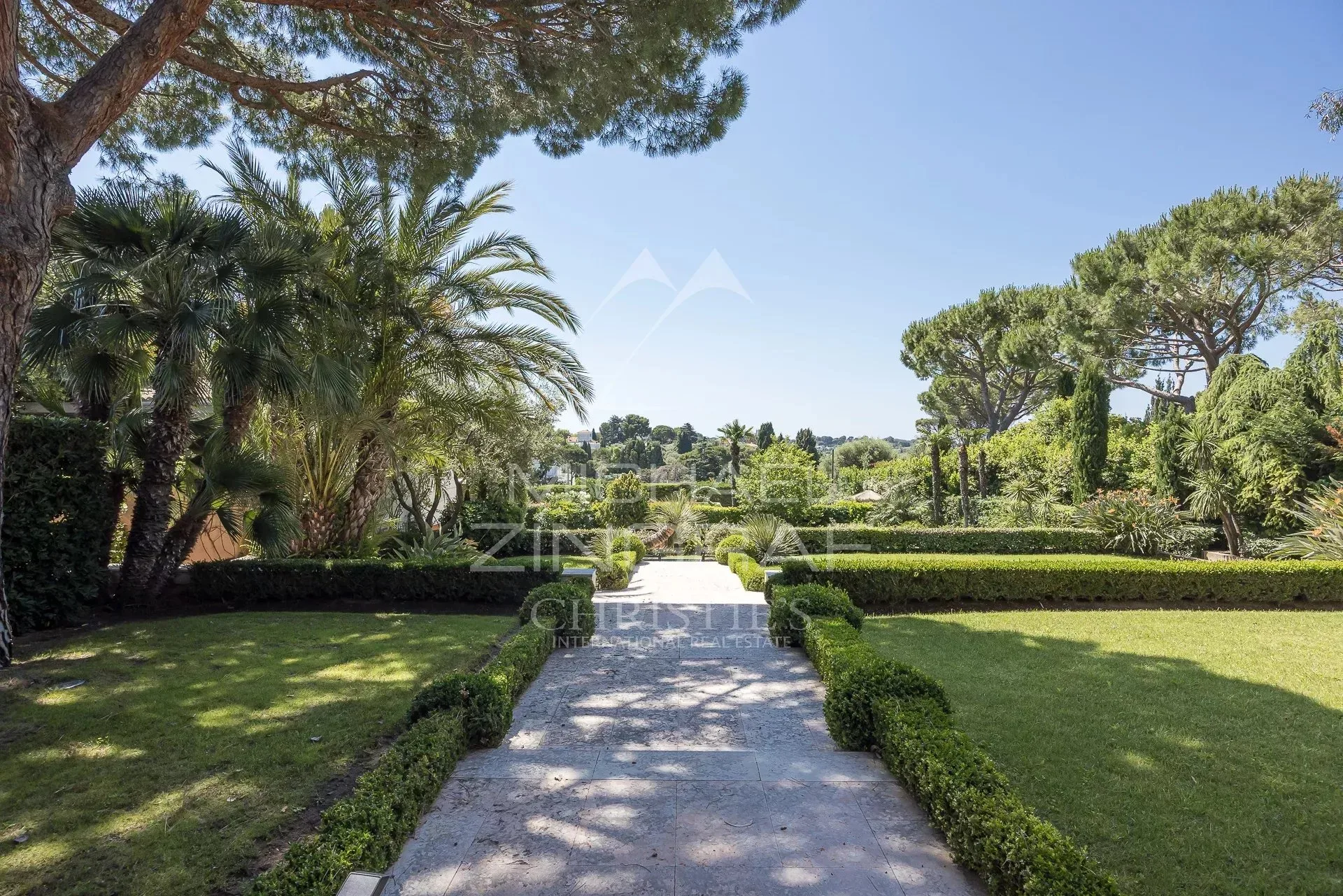 Cap d’Antibes – Élégance contemporaine dans un domaine privé et sécurisé - 24