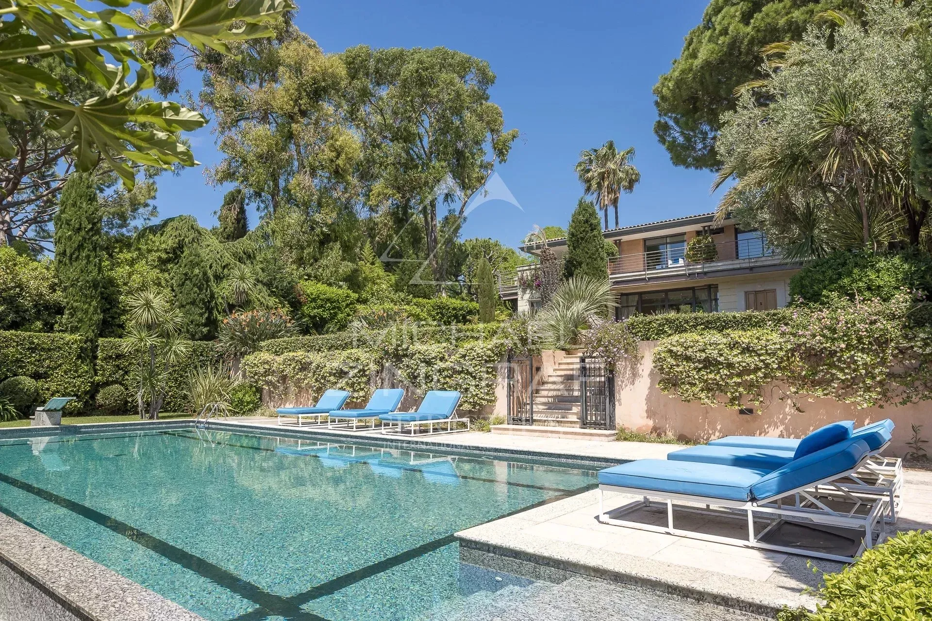 Cap d’Antibes – Élégance contemporaine dans un domaine privé et sécurisé - 3